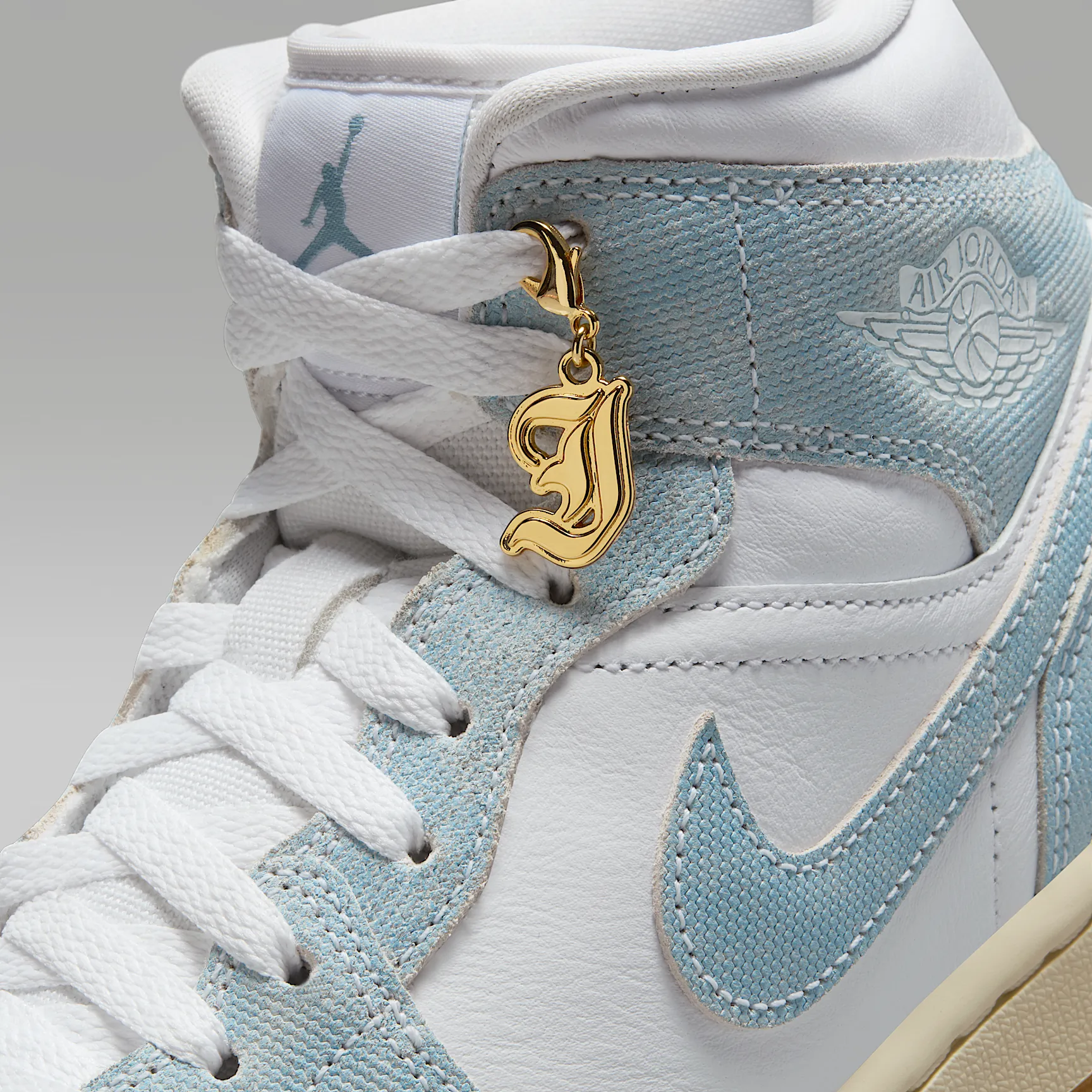 788E9A_Air-Jordan-1-Mid-SE-WMNS_DENIM-GUM_HQ2005-100_img8