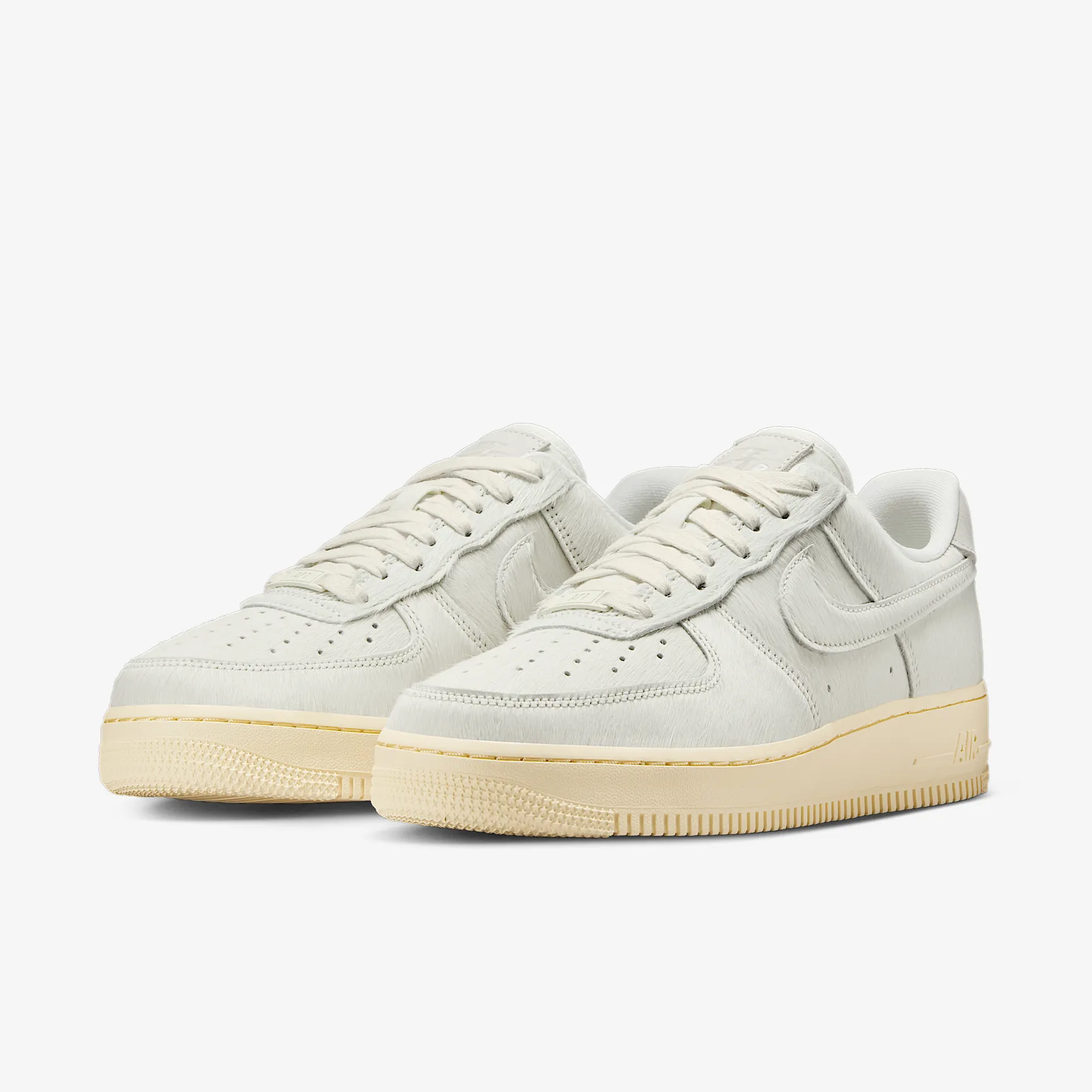 D2C19F_Nike-Air-Force-1-Low-'07-WMNS_SAIL-PONY-HAIR_II7398-100_img4