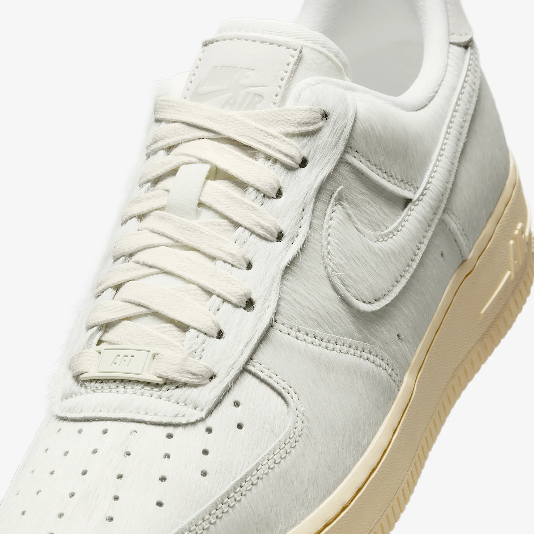 D2C19F_Nike-Air-Force-1-Low-'07-WMNS_SAIL-PONY-HAIR_II7398-100_img6