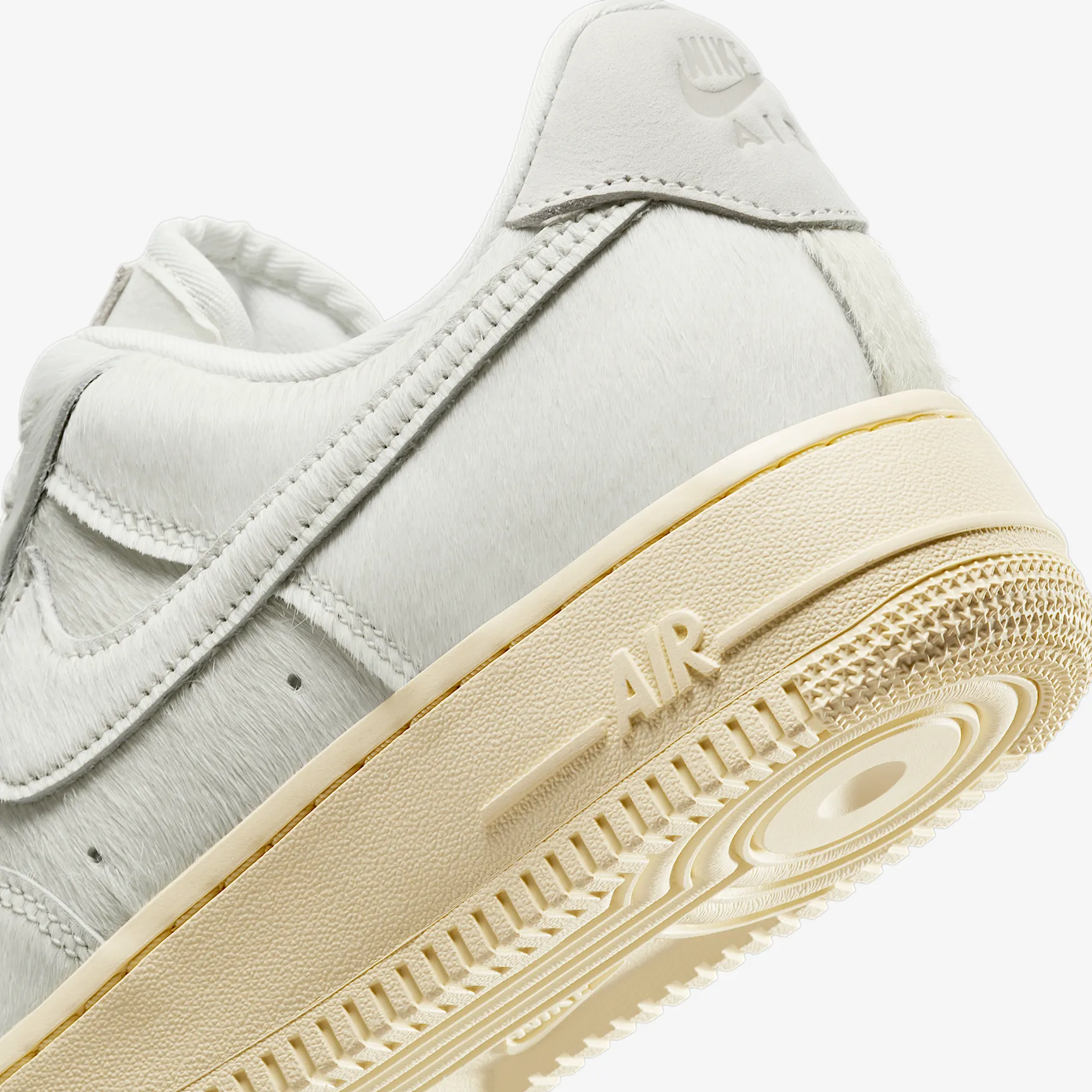 D2C19F_Nike-Air-Force-1-Low-'07-WMNS_SAIL-PONY-HAIR_II7398-100_img7