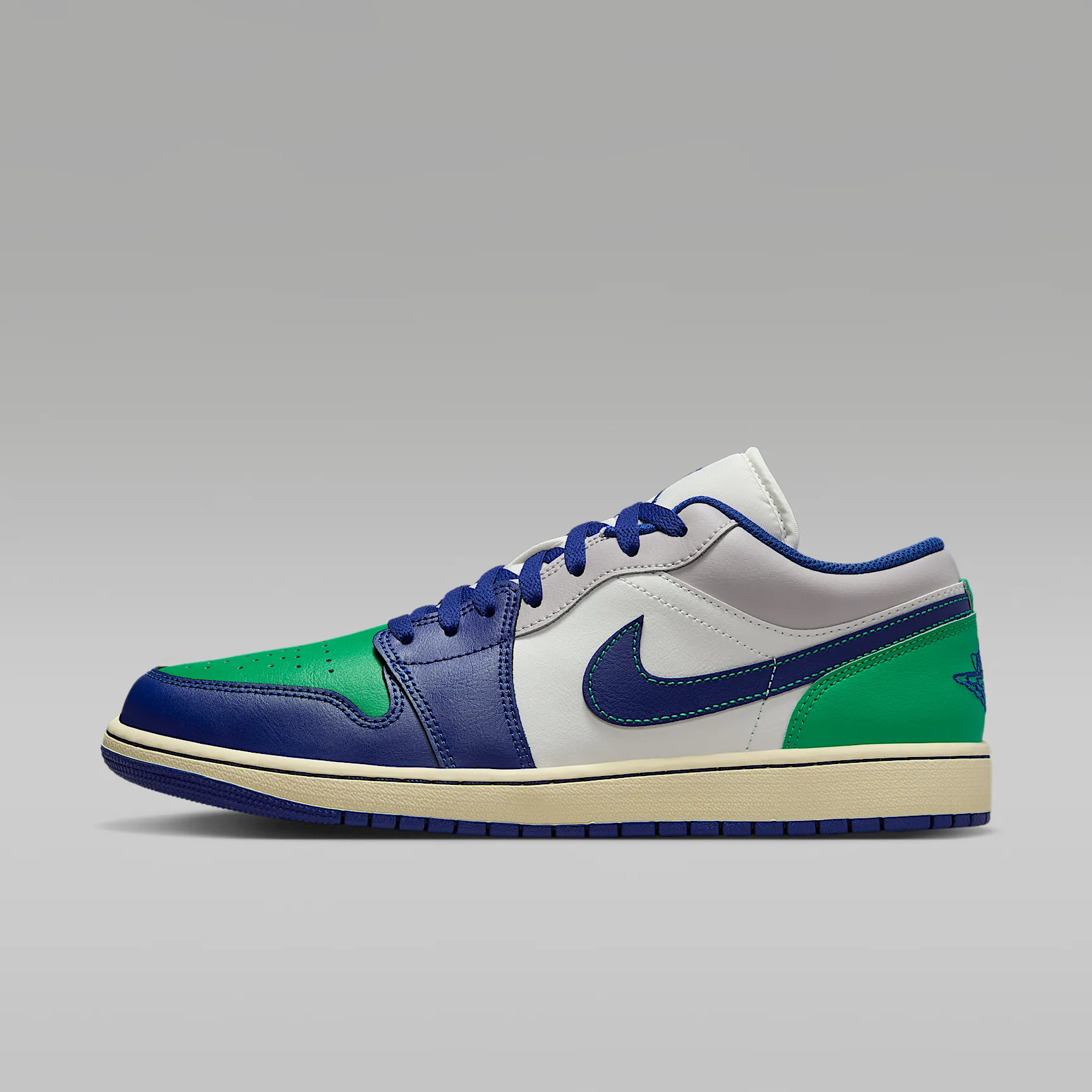 121A3E_Air-Jordan-1-Low_BLUE-PINE-GREEN_553558-147_img0