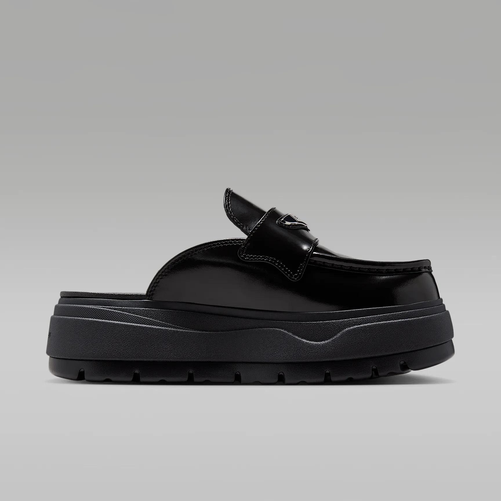 000000_Air-Jordan-Mule-WMNS_BLACK-METALLIC-SILVER_HJ4292-001_img2