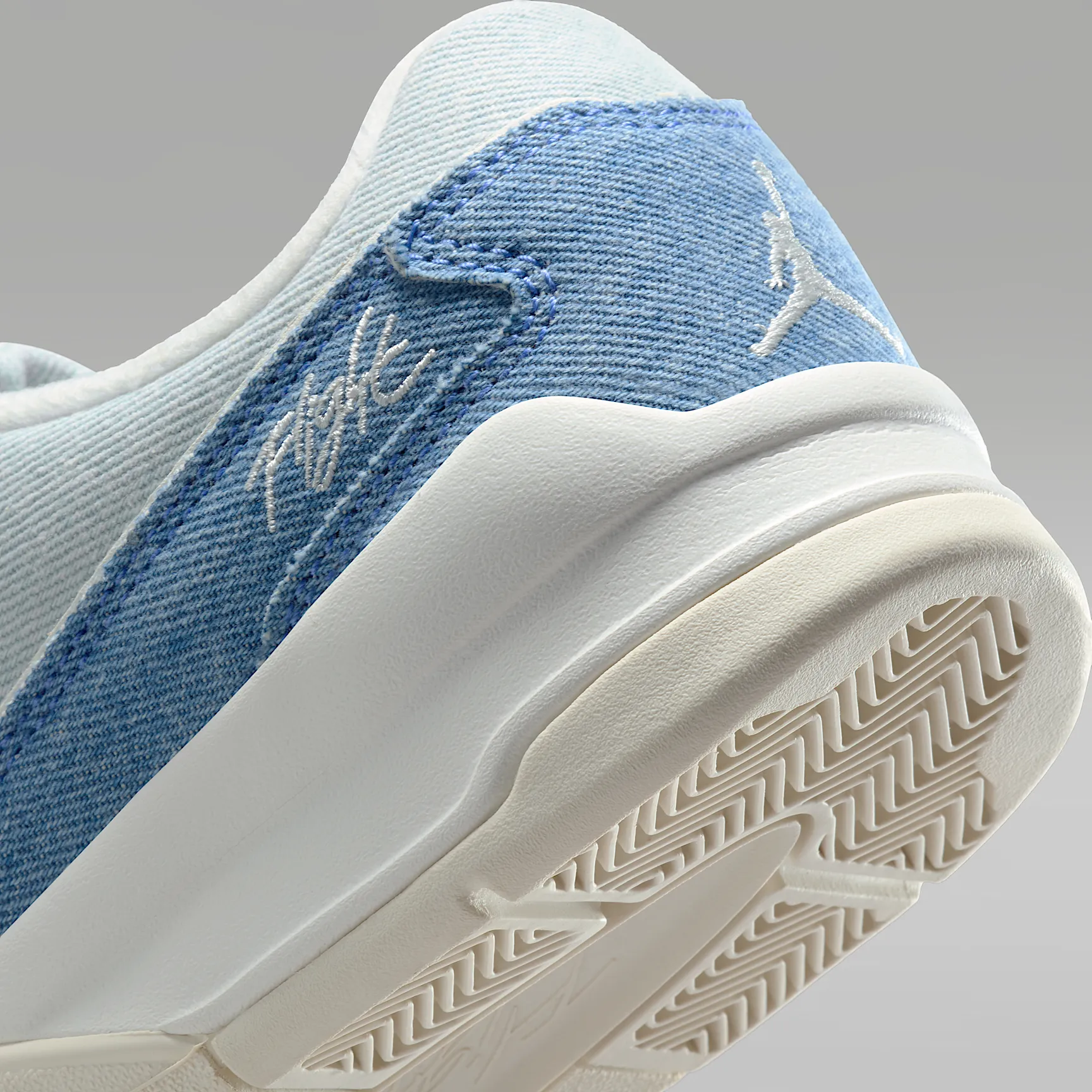 6B8195_Jordan-Flight-Court-SE-WMNS_DENIM_IB4414-100_img7