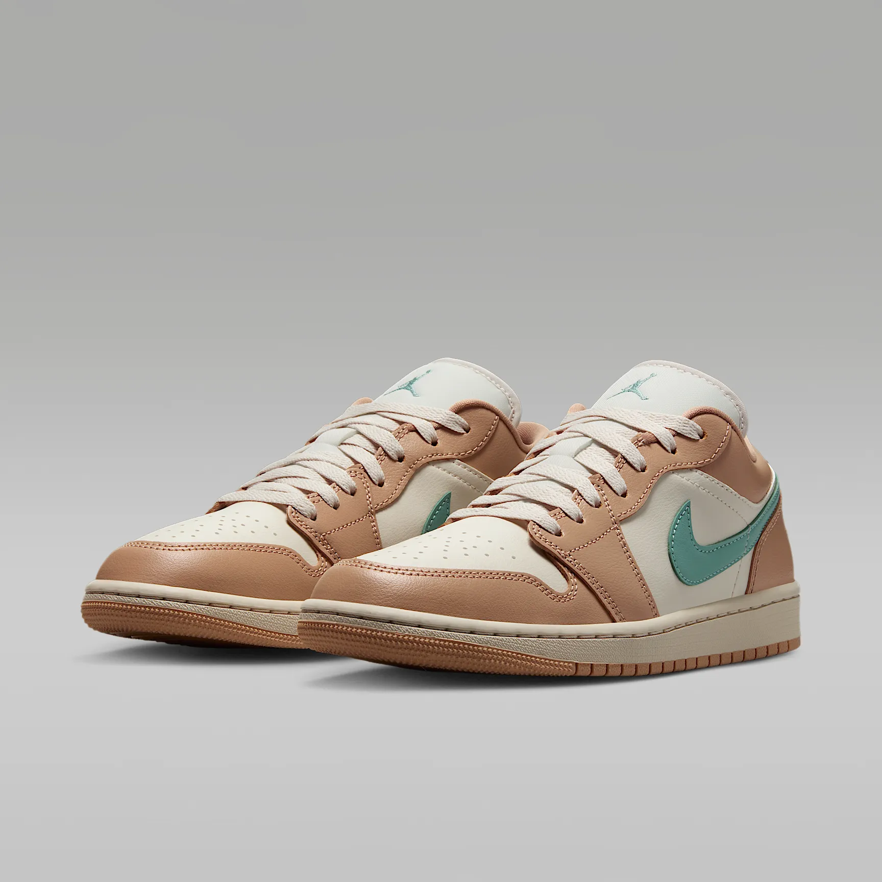 A87D61_Air-Jordan-1-Low-WMNS_HEMP_DC0774-130_img4