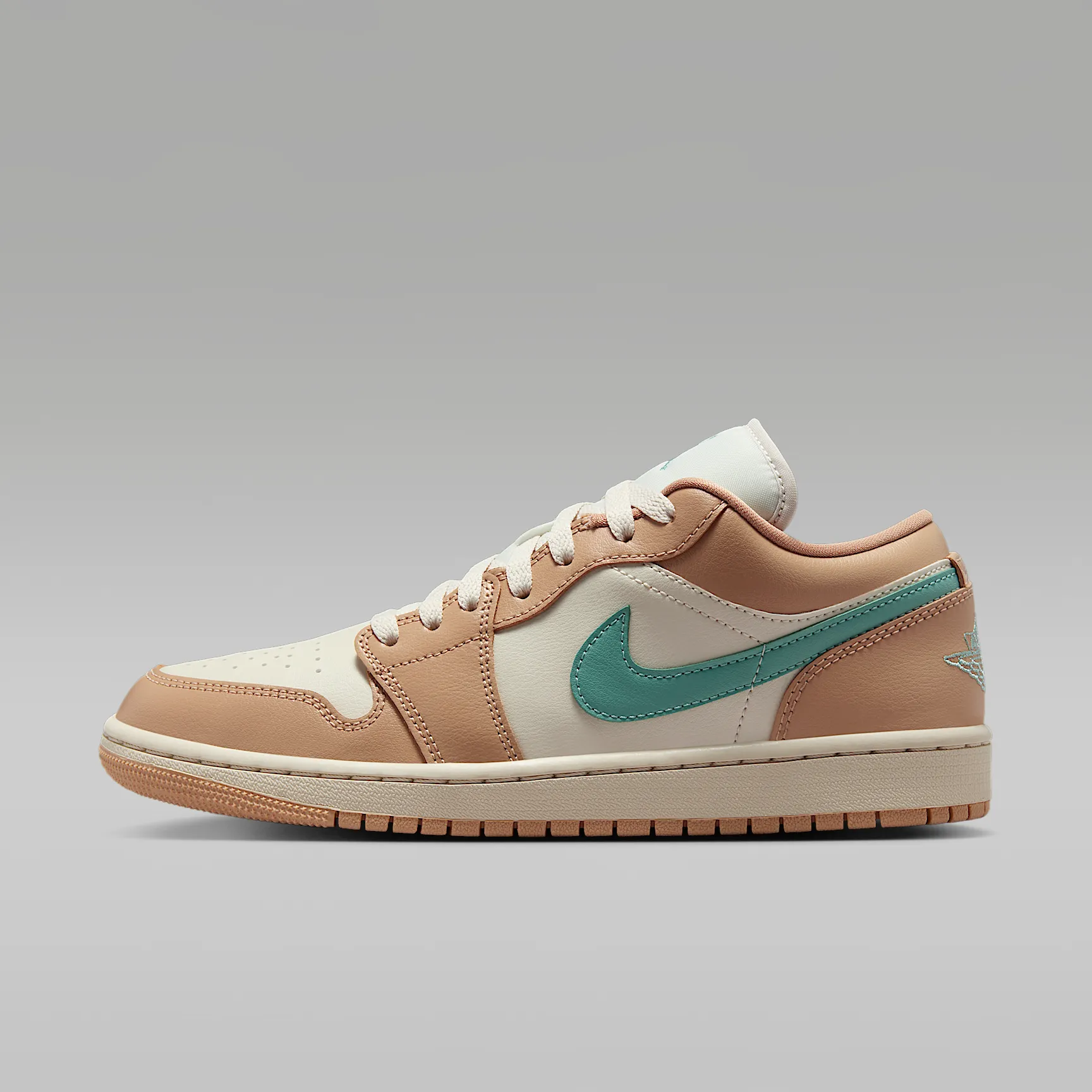 A87D61_Air-Jordan-1-Low-WMNS_HEMP_DC0774-130_img0