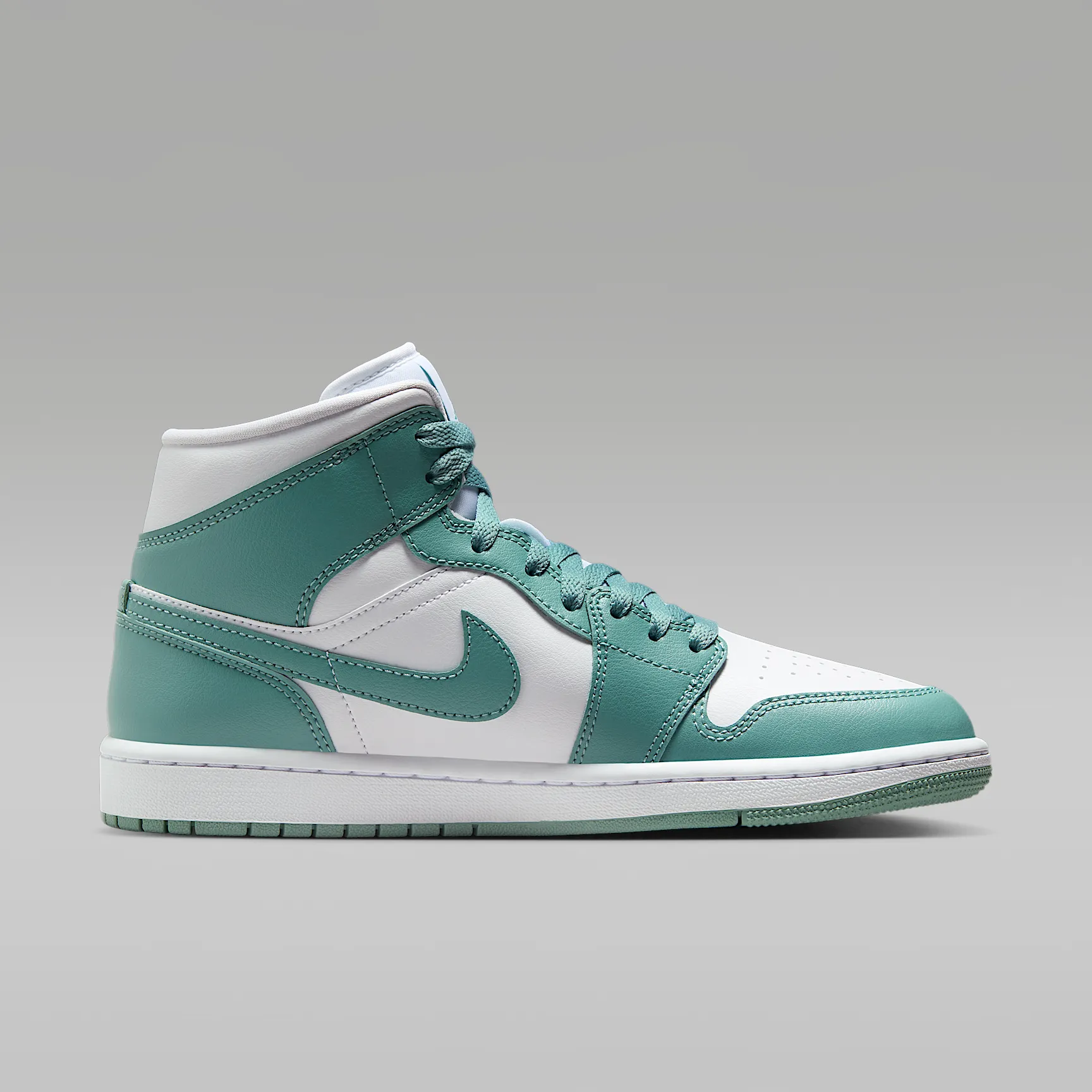6EA4A0_Air-Jordan-1-Mid-WMNS_WHITE-CANNON_BQ6472-138_img2