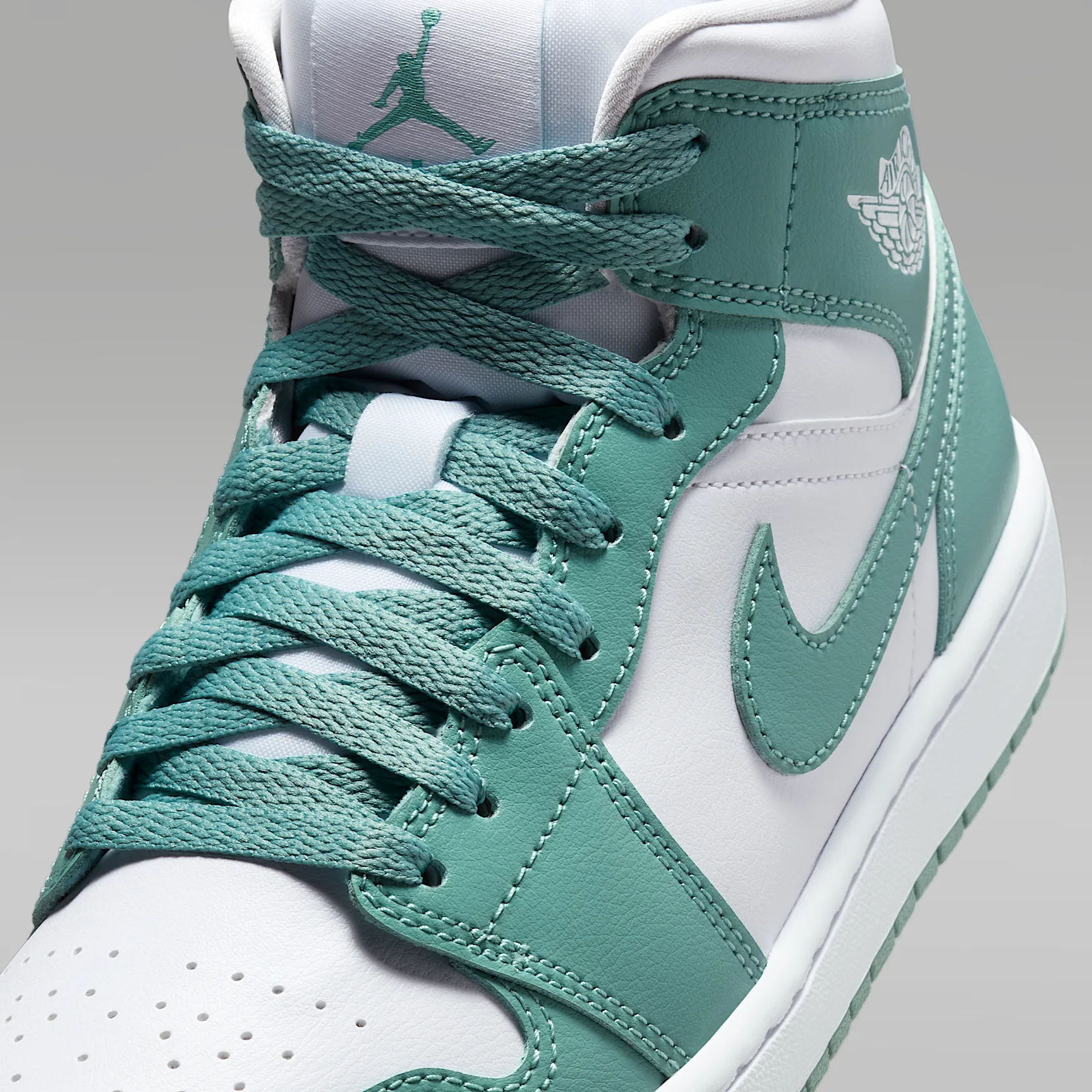 6EA4A0_Air-Jordan-1-Mid-WMNS_WHITE-CANNON_BQ6472-138_img6