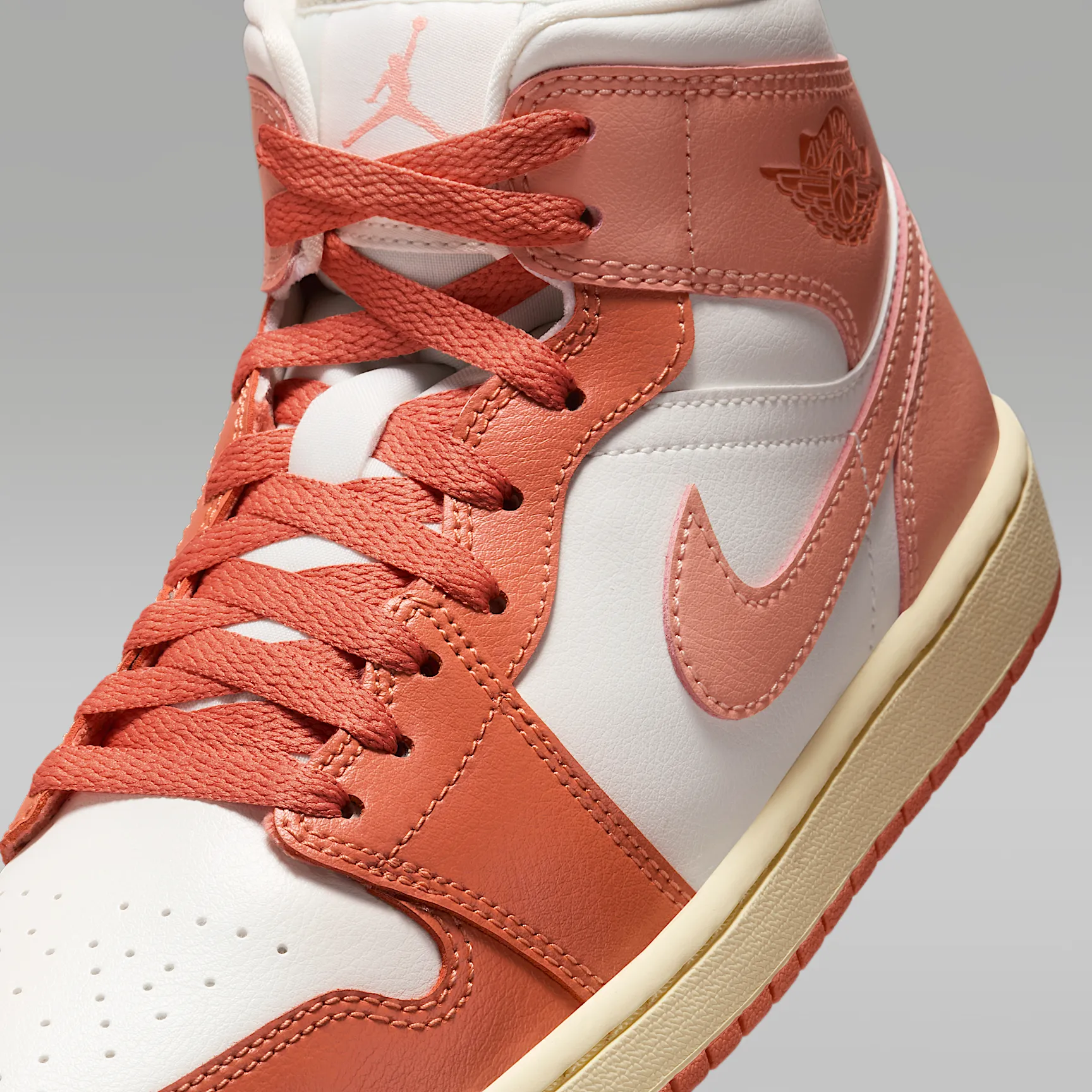 C04D34_Air-Jordan-1-Mid-WMNS_MADDER-ROOT_BQ6472-180_img6