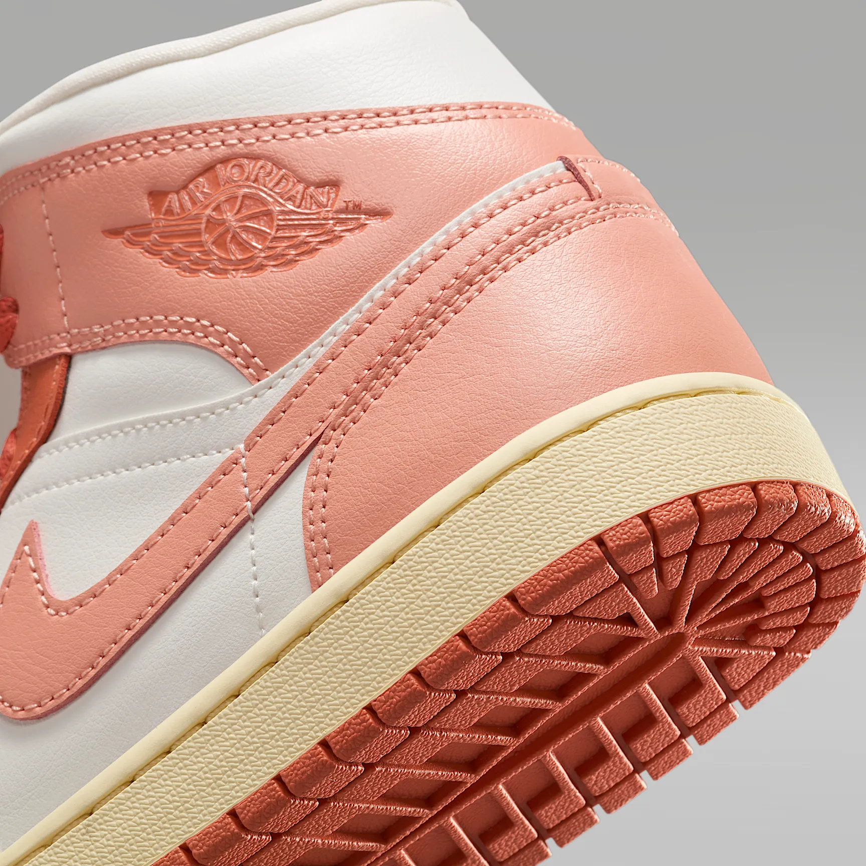 C04D34_Air-Jordan-1-Mid-WMNS_MADDER-ROOT_BQ6472-180_img7