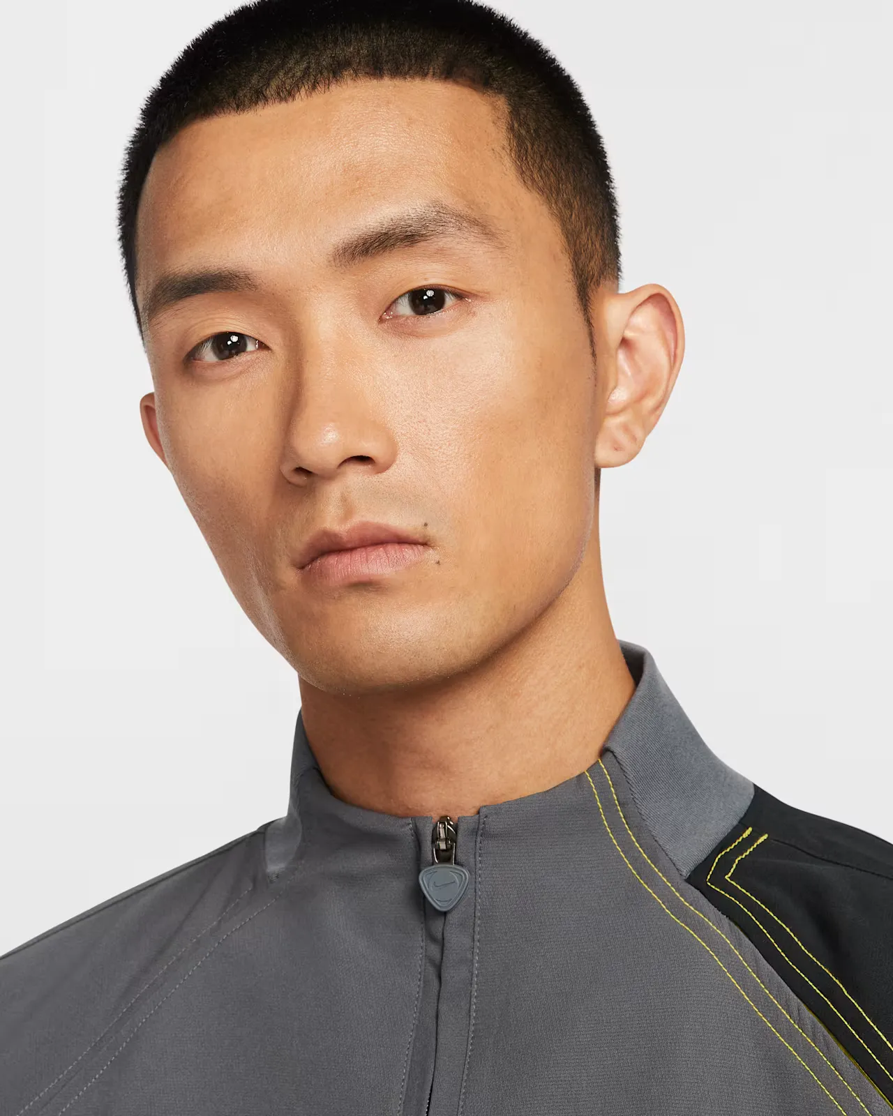 000000_Nike-Brazil-Total-90-Reissue-Track-Jacket_GREY-BLACK_HV4437-021_img2