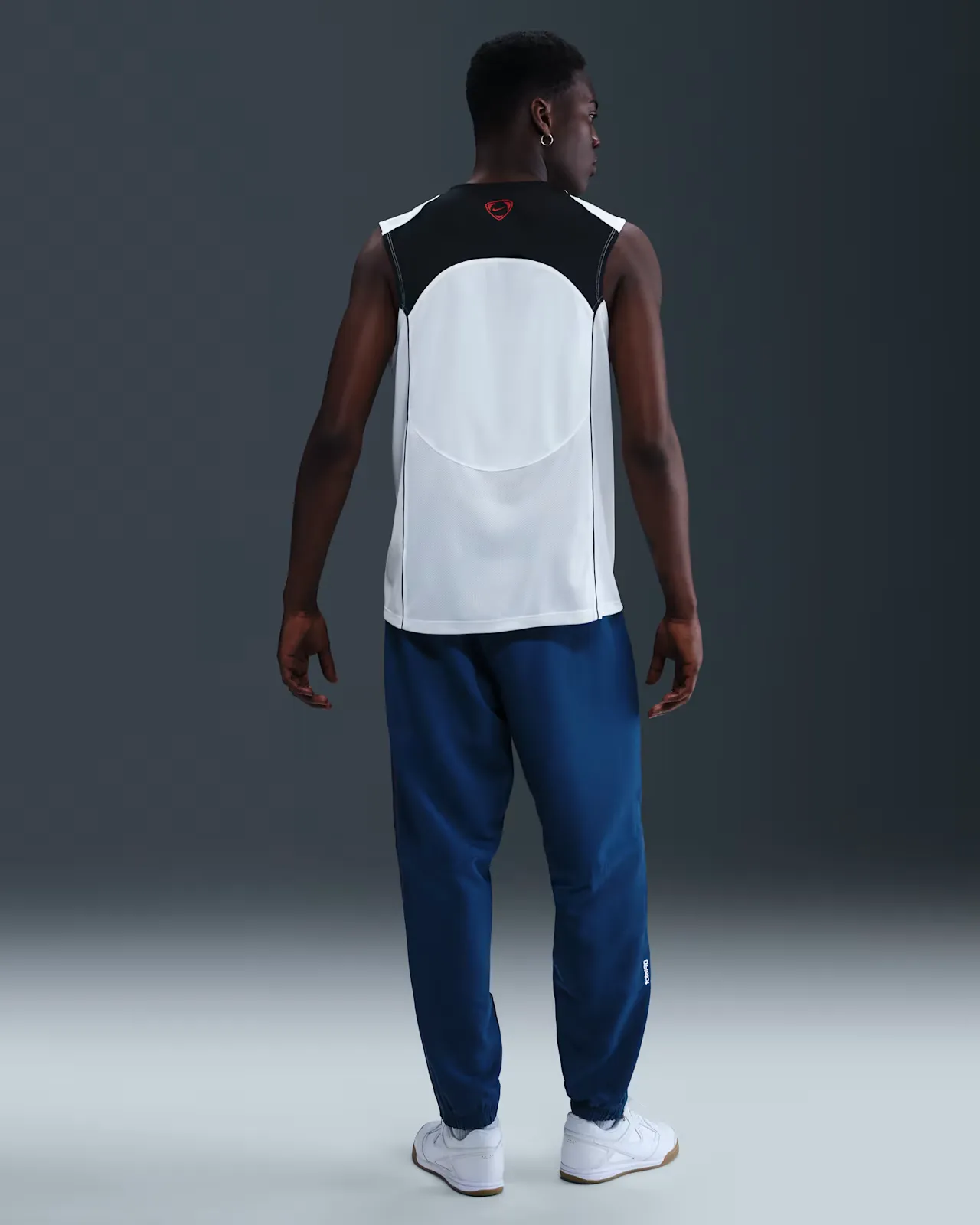 132E56_Nike-Brazil-Total-90-Reissue-Soccer-Track-Pants_BLUE-RED-WHITE_HV4434-486_img3