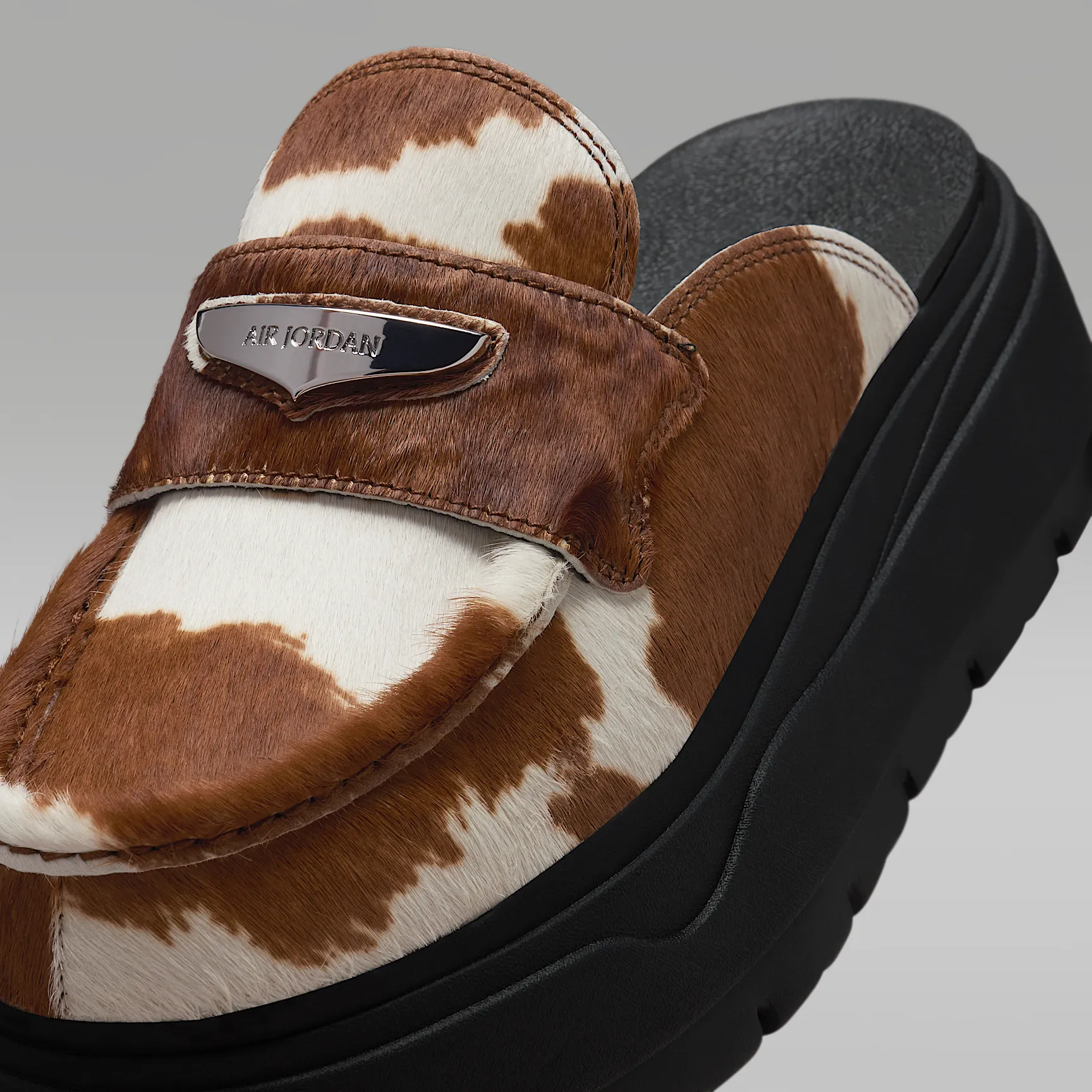 9D6C53_Air-Jordan-Mule-SE_COW-PRINT_IB1497-001_img5