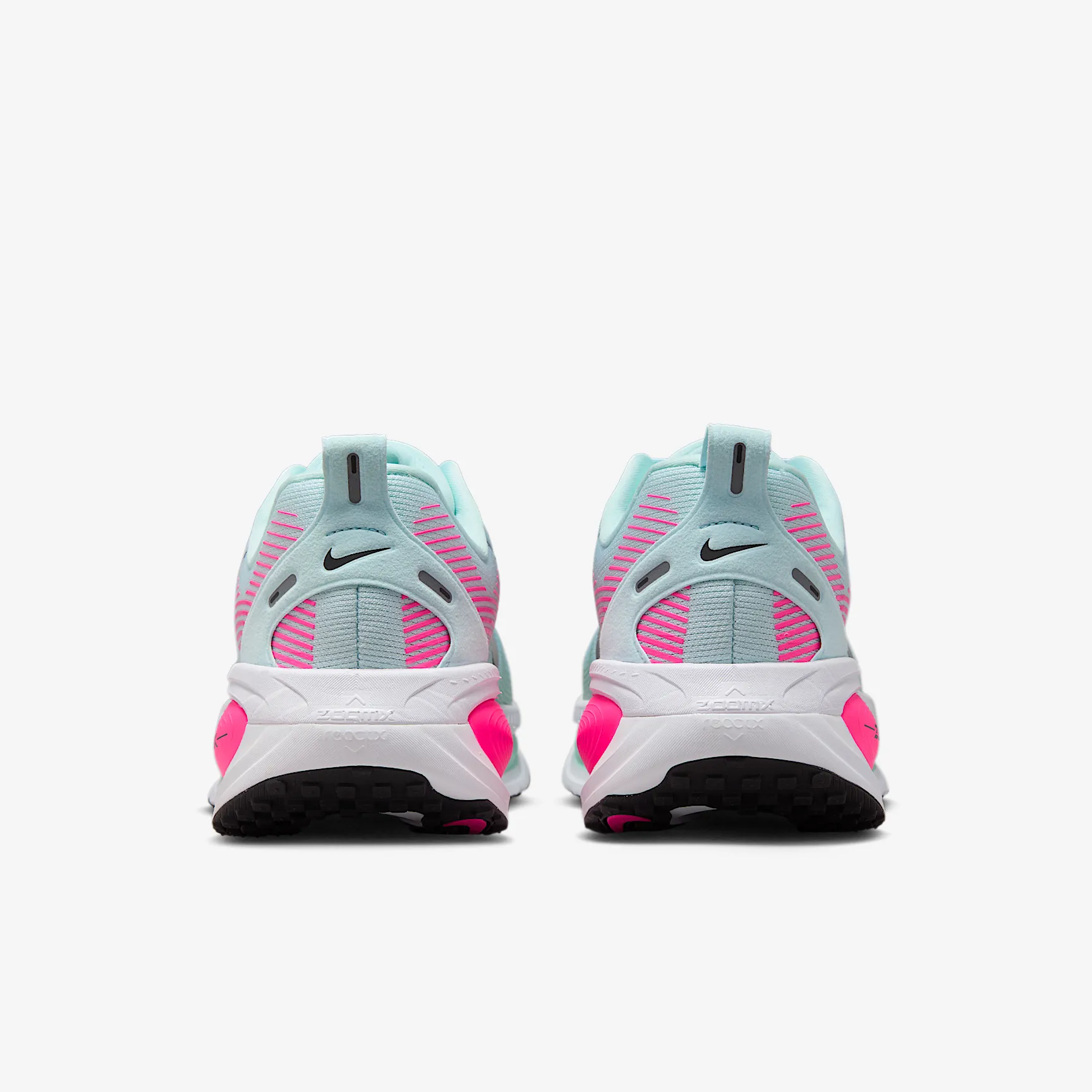 ED186F_Nike-Vomero-18_GLAACIER-BLUE-HYPER-PINK_HM6803-403_img5