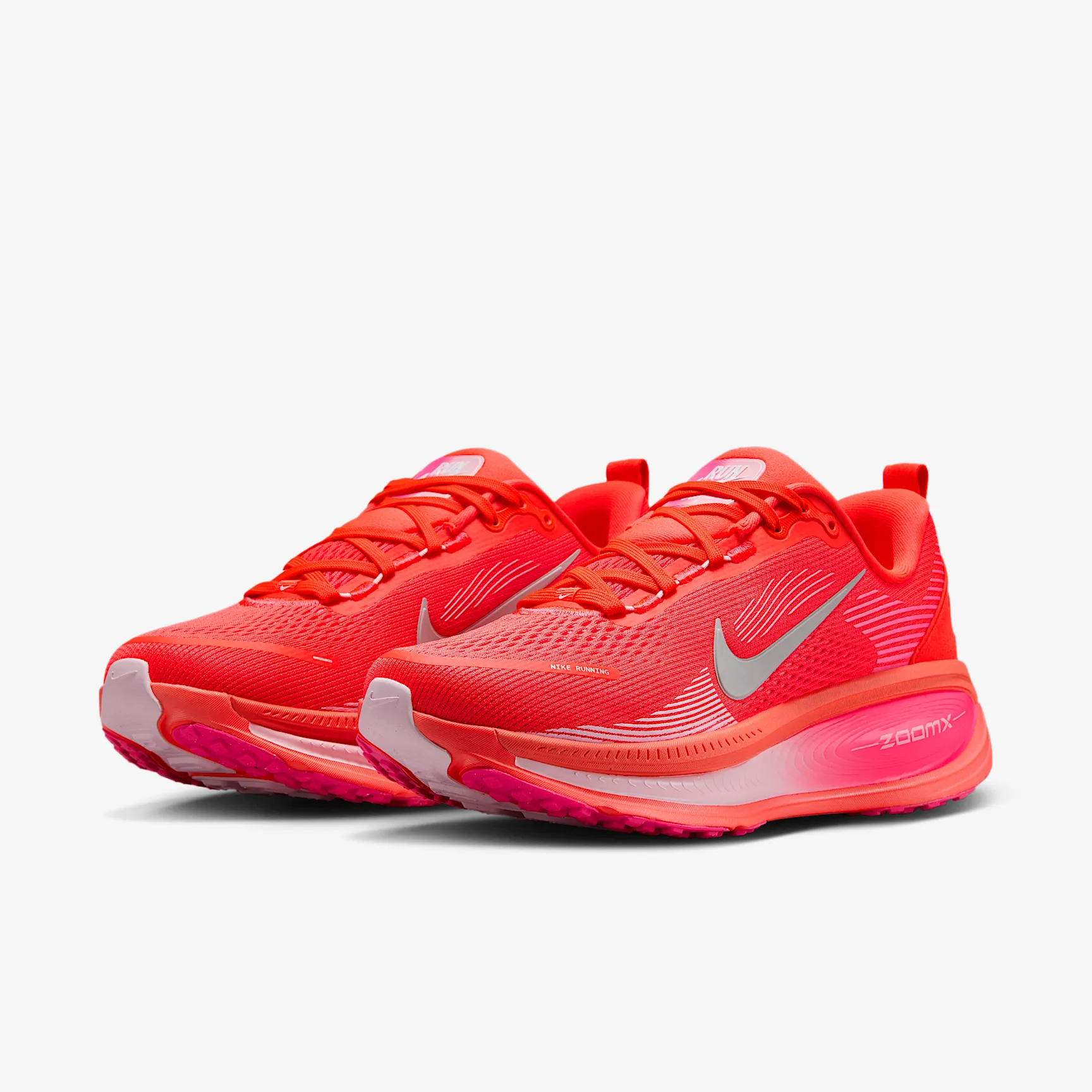 FC3264_Nike-Vomero-18-WMNS_BRIGHT-CRIMSON-HYPER-PINK_HM6804-603_img4