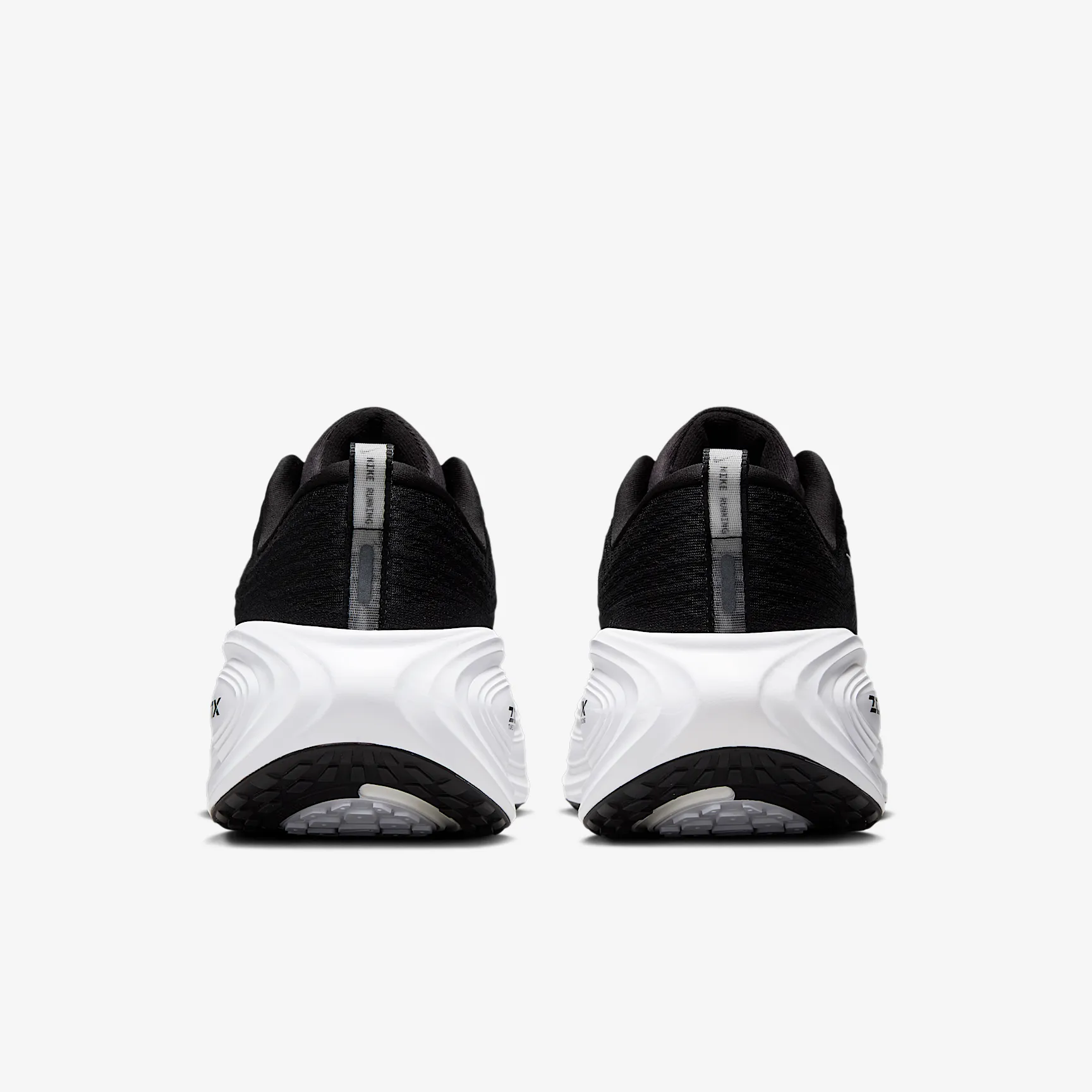 000000_Nike-Vomero-Plus_BLACK-WHITE_HV8150-002_img5