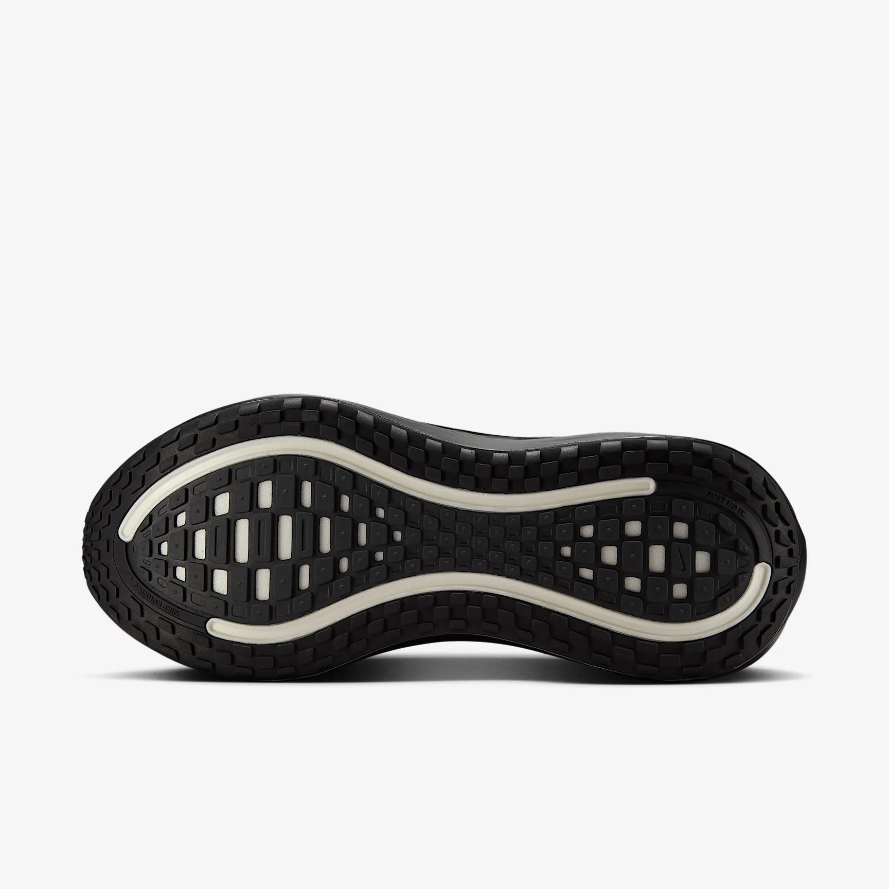 000000_Nike-Vomero-Plus-WMNS_BLACK-METALLIC_HV8154-001_img1