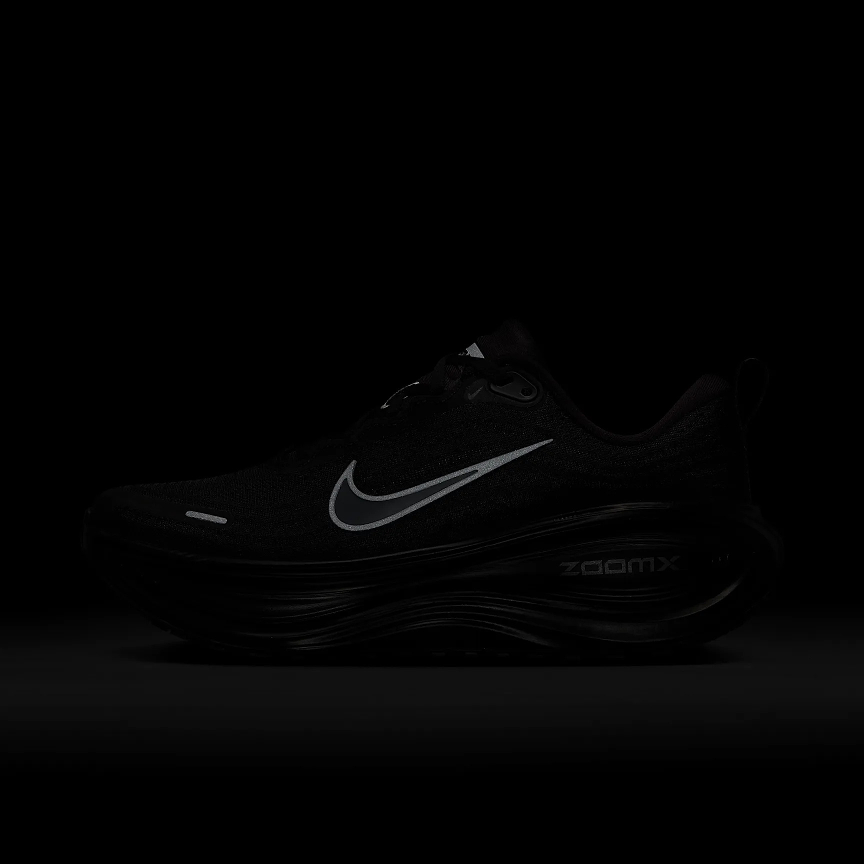 000000_Nike-Vomero-Plus-WMNS_BLACK-METALLIC_HV8154-001_img8