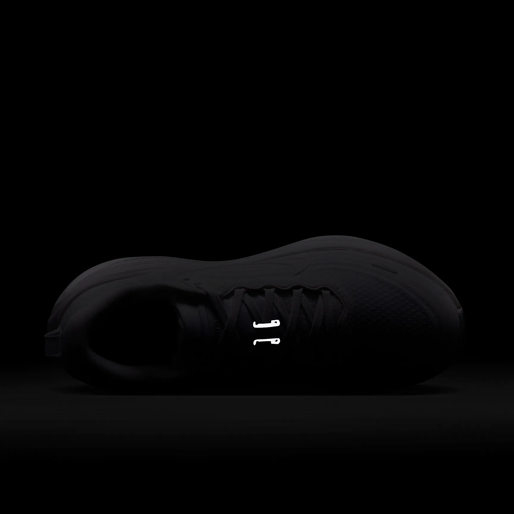 B3B3B3_Nike-Vomero-Plus-WMNS_TRIPLE-WHITE_HV8154-102_img8