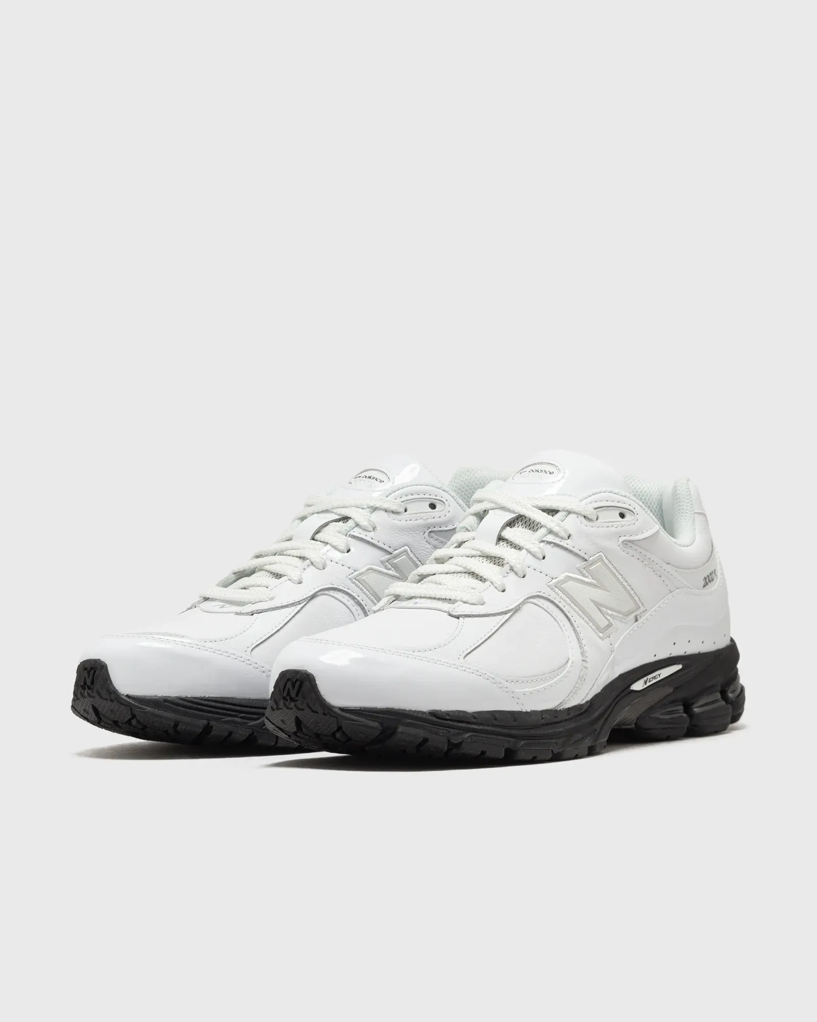 000000_New-Balance-2002R_WHITE_U2002RE_img1