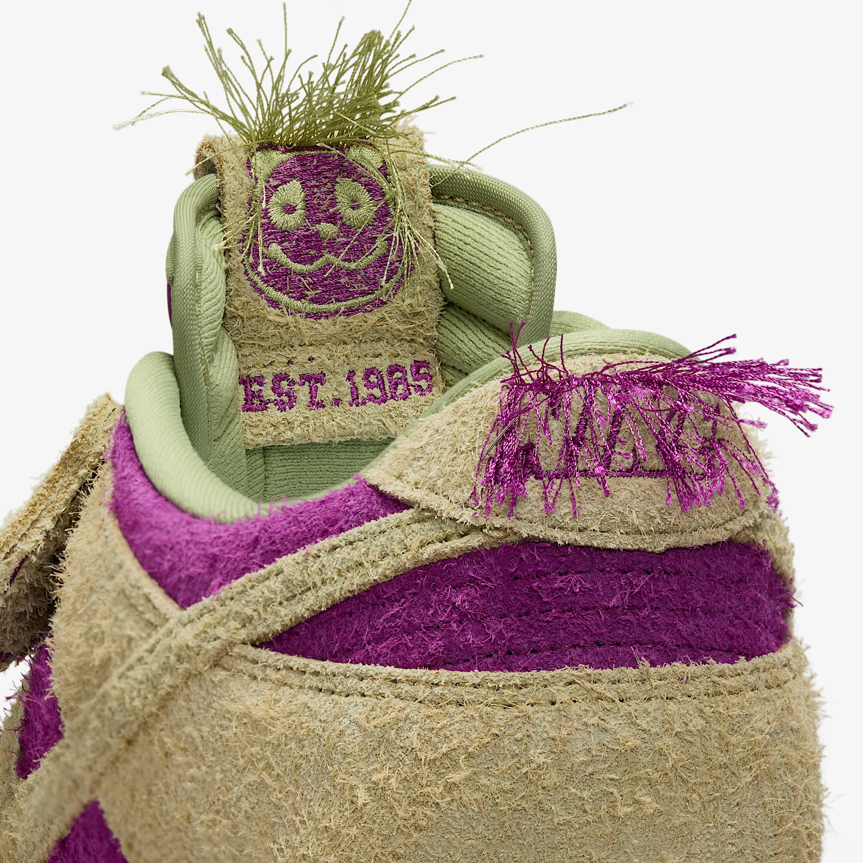 420532_Nike-Dunk-Low-Retro-SE_PANDA-VIOTECH_IB2990-500_img8