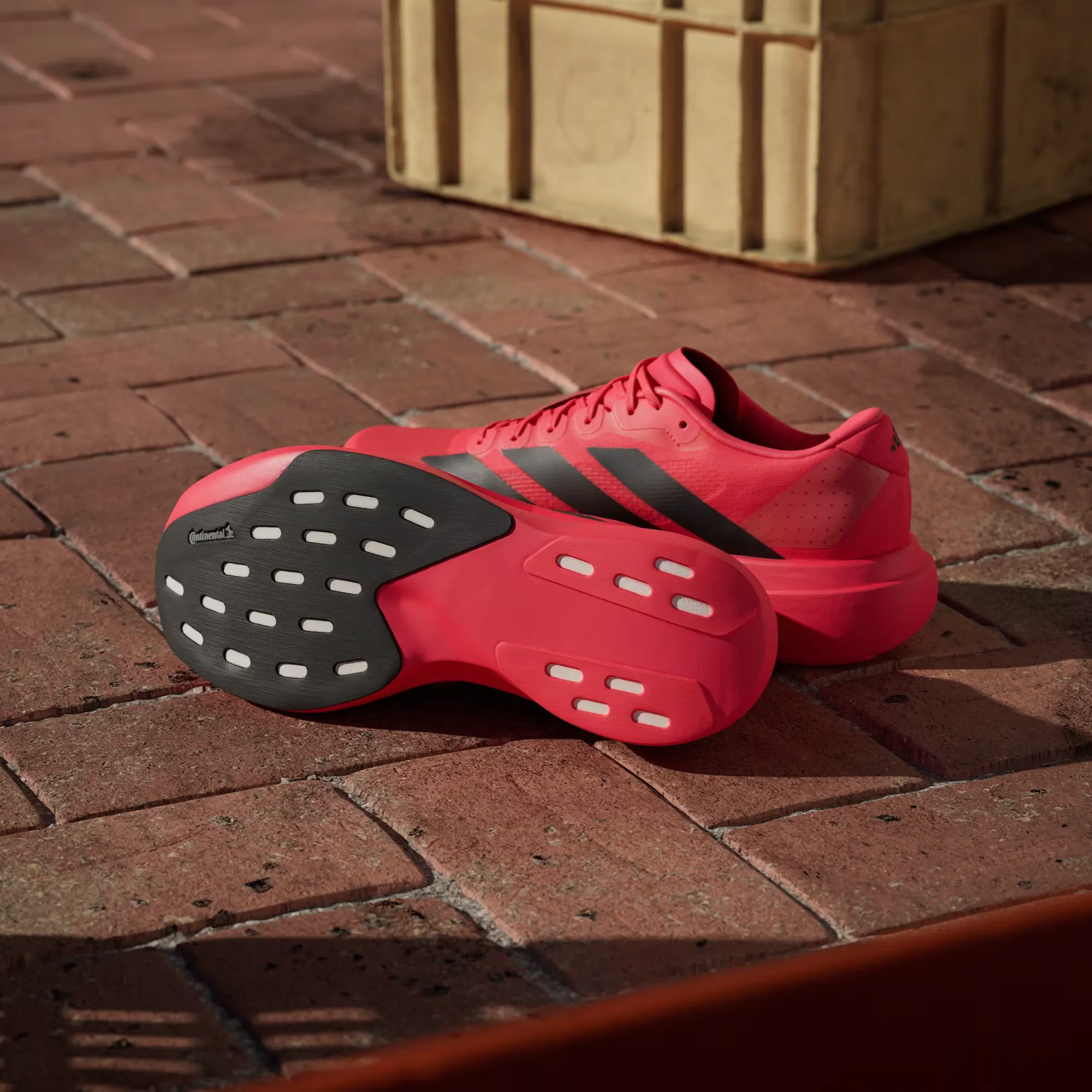 E00945_adidas-Adizero-Evo-SL_LUCID-RED-BLACK_JS4492_img2