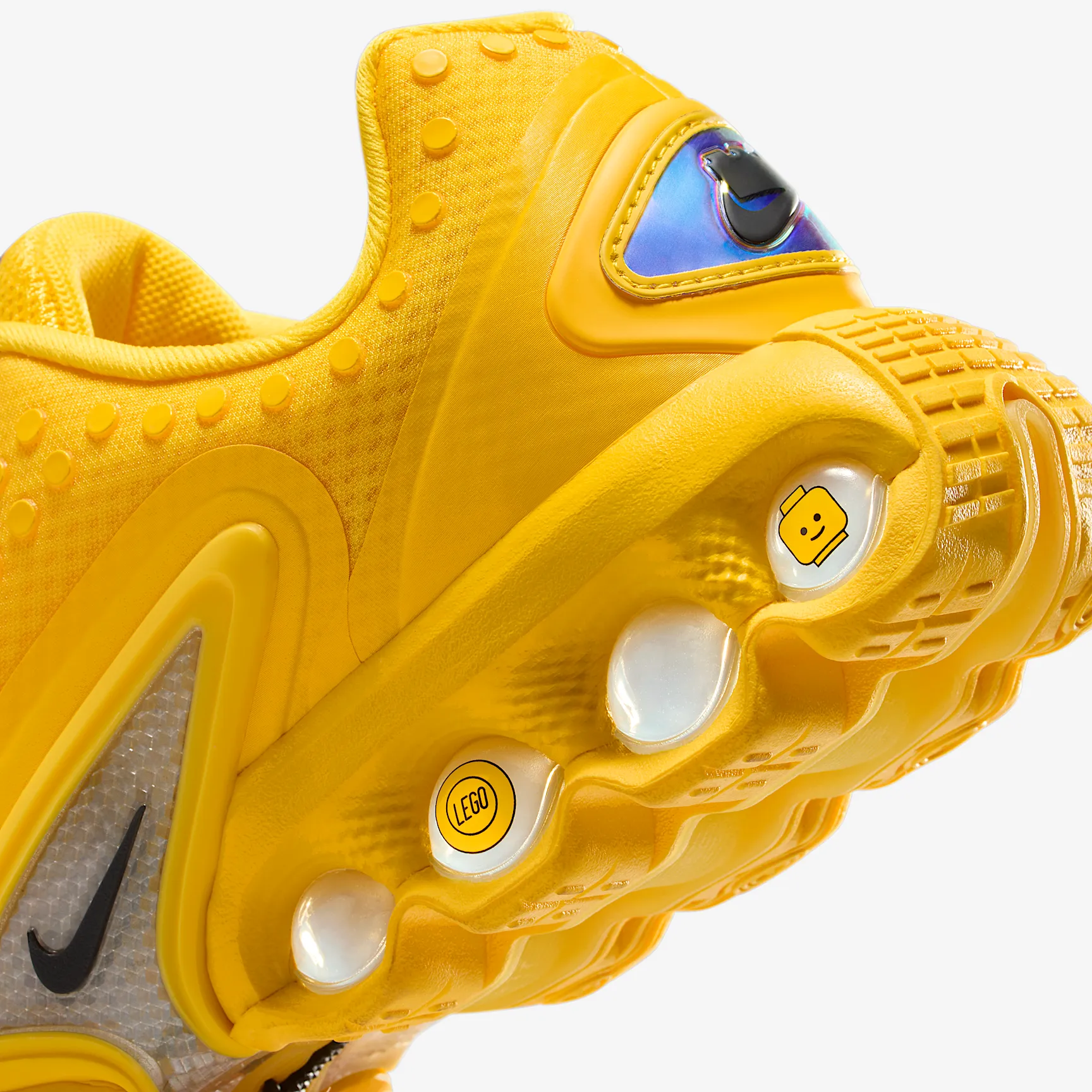 000000_Collection-Nike-Air-Max-Dn-x-LEGO(r)_Tour_0_img7