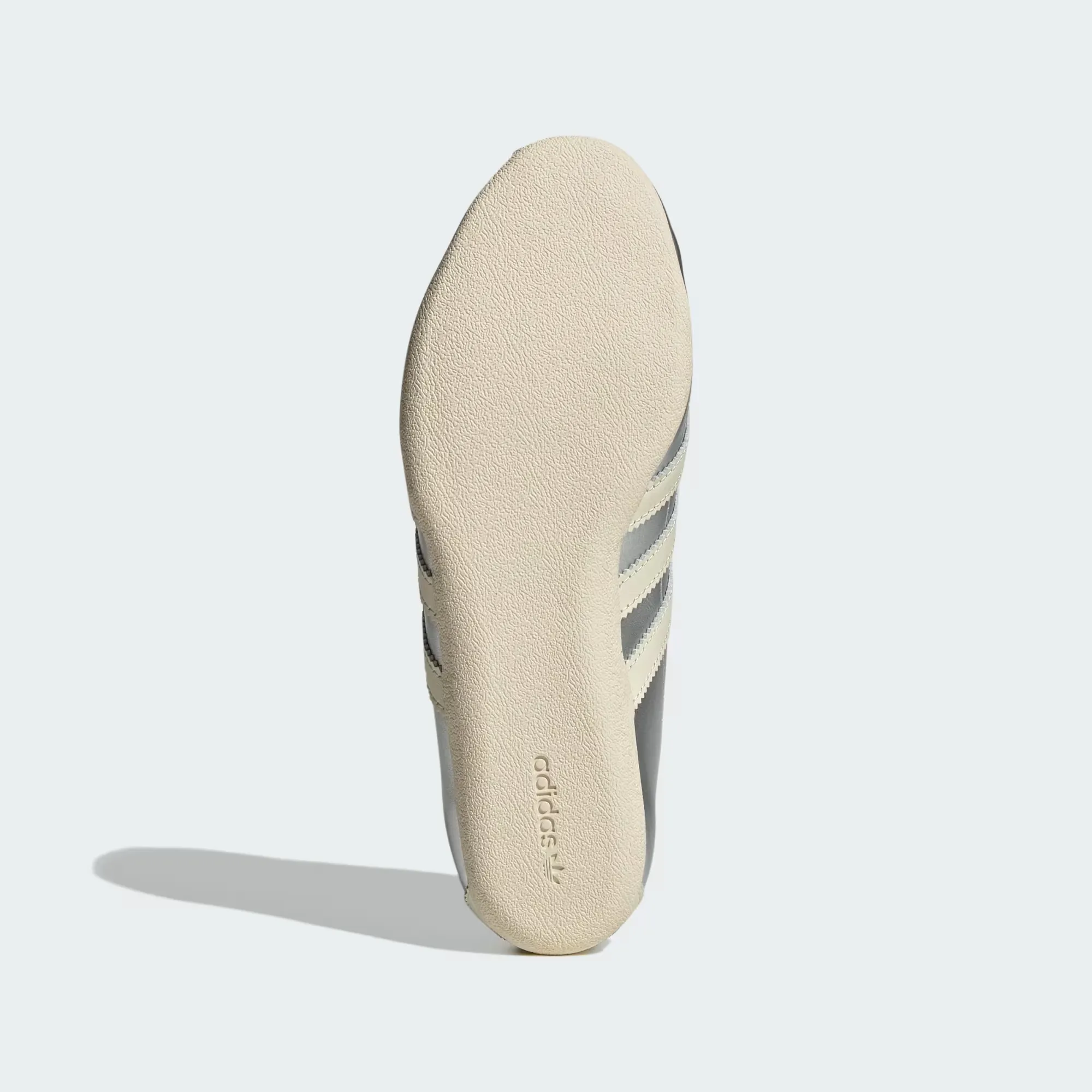 717173_adidas-Tokyo_SILVER-METALLIC-CREAM-WHITE_JQ0593_img2