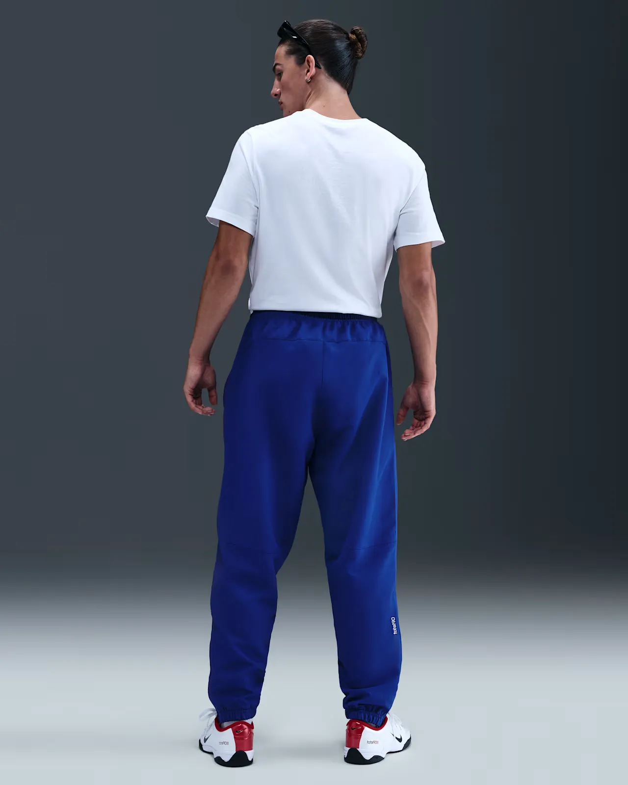 121C5F_PSG-x-Nike-Total-90-Reissue-Track-Pants_HOME-2004_IH7642-417_img3