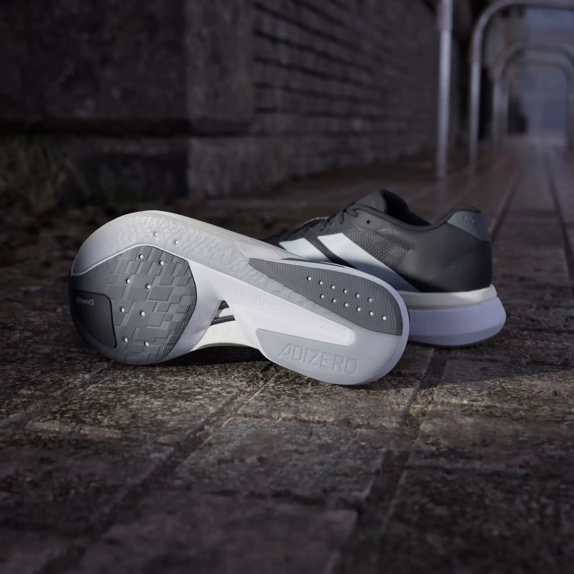 000000_adidas-Adizero-Boston-13_CORE-BLACK_JS4938_img2