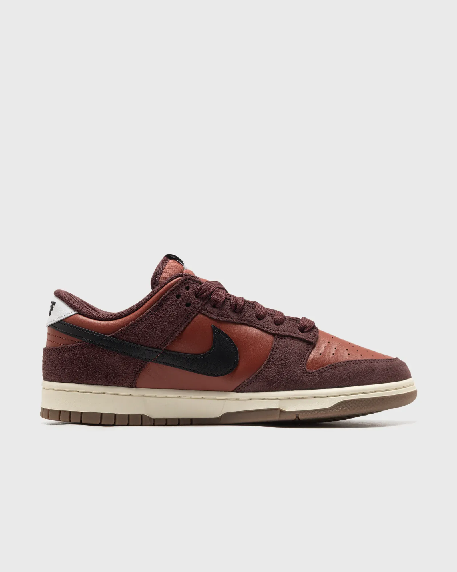 94483C_Nike-Dunk-Low-Retro-SE_MARS-STONE_IB6399-600_img2