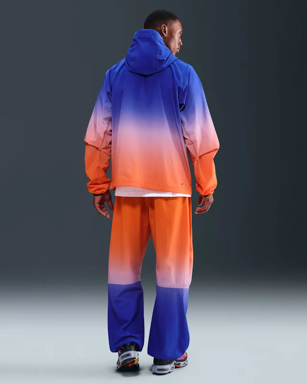 1E1D78_Nike-Tech-Woven-Pants_VIVID-ORANGE-GAME-ROYAL_II4634-480_img3