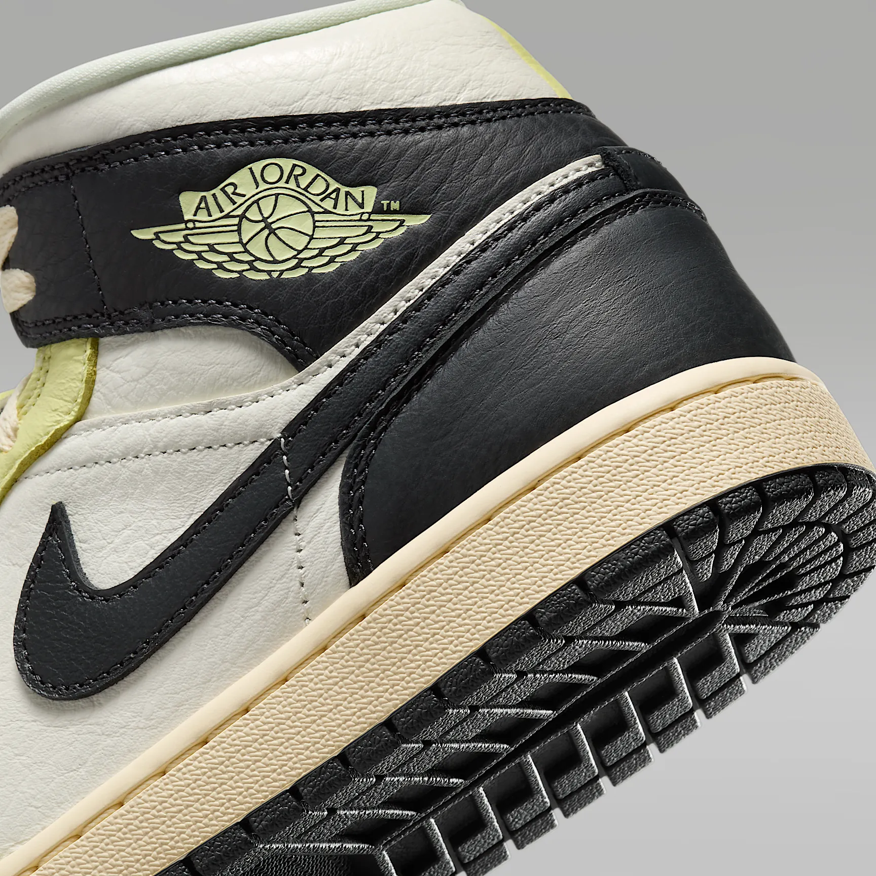 000000_Air-Jordan-1-Mid-SE-WMNS_FALL-LEAGUE_HQ3008-130_img7