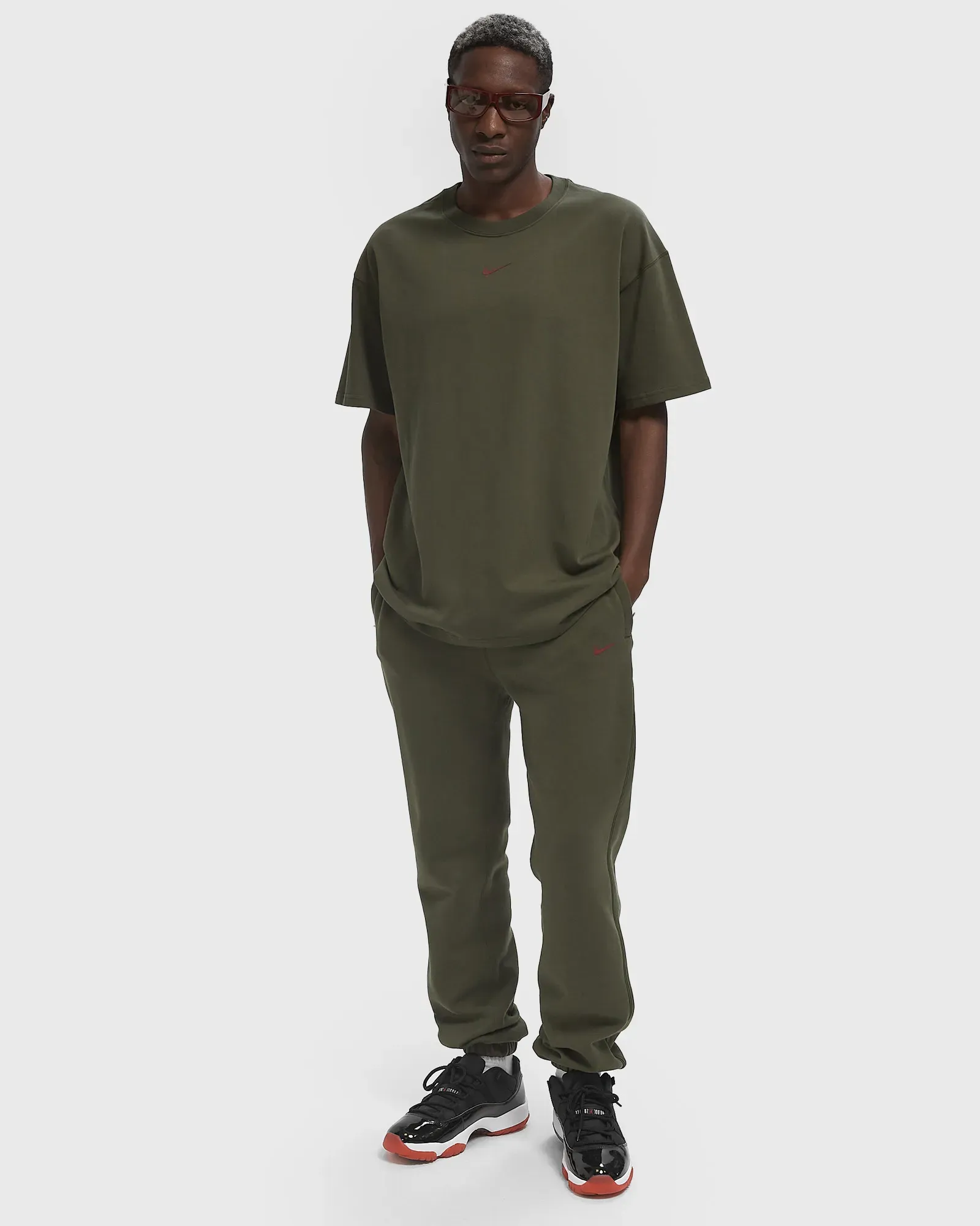 484332_Nocta-x-Nike-NRG-Tee-shirt_CARGO-KHAKI_IB5673-325_img1