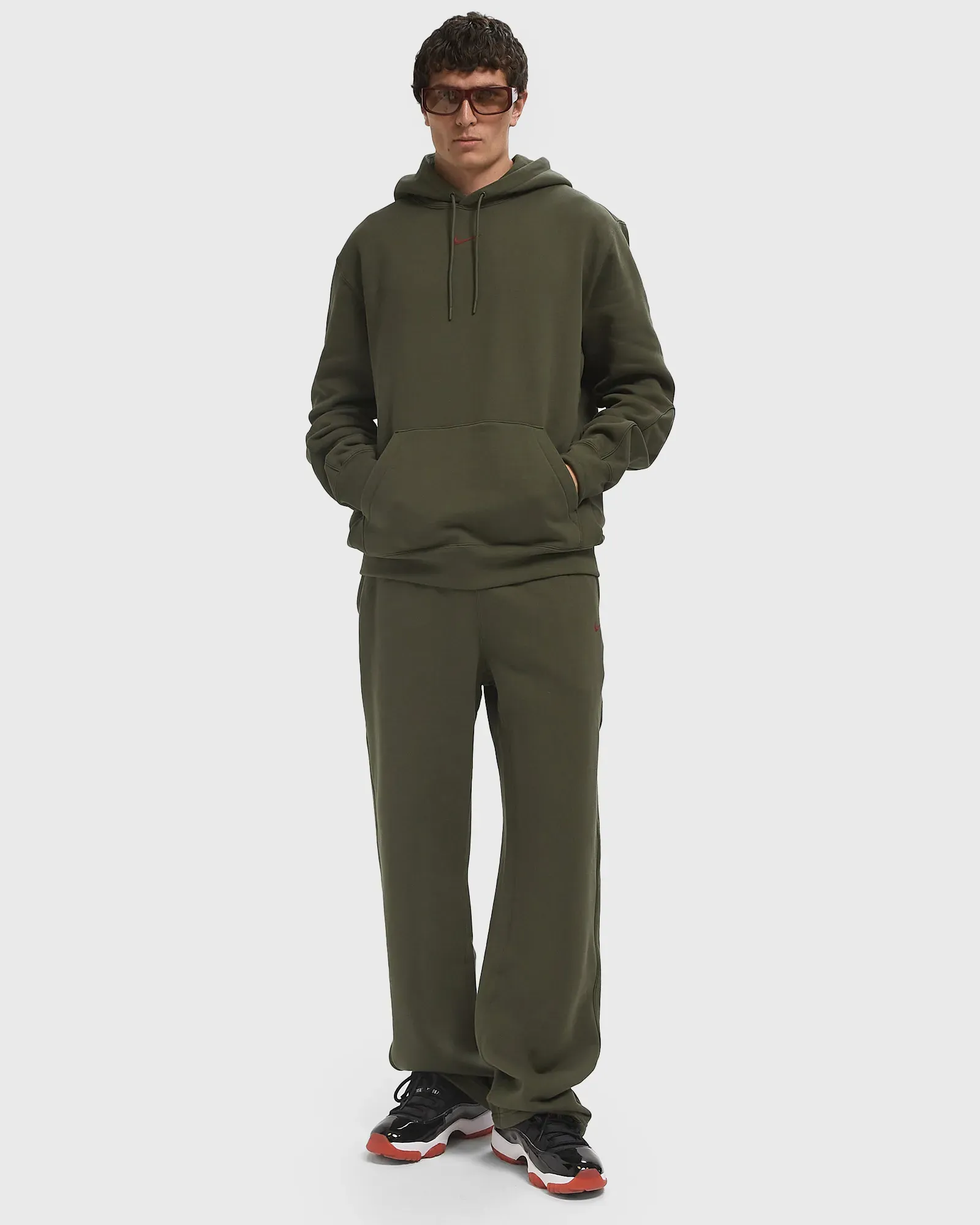 524E3B_NOCTA-x-Nike-NRG-Fleece-Pants_CARGO-KAHKI_FZ4675-325_img1