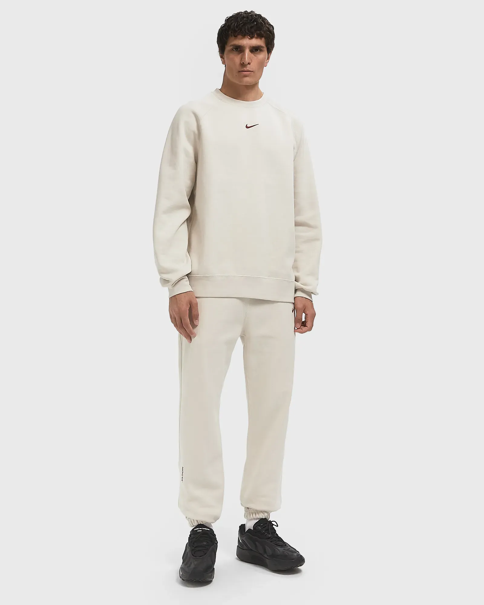 E0DDD5_Nocta-x-Nike-SweatPant_OREWOOD_HM5764-104_img1