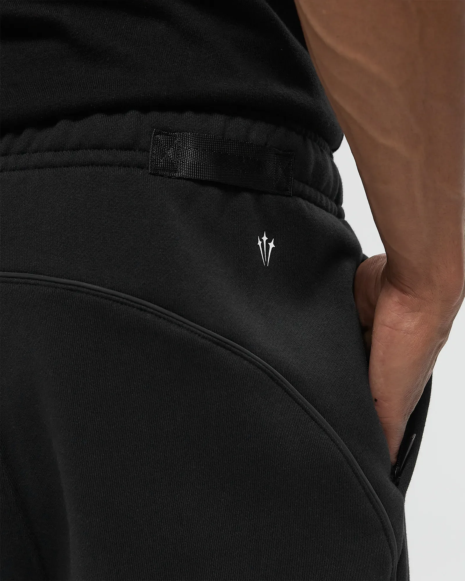 000000_Nocta-x-Nike-SweatPant_BLACK_HM5764-010_img3