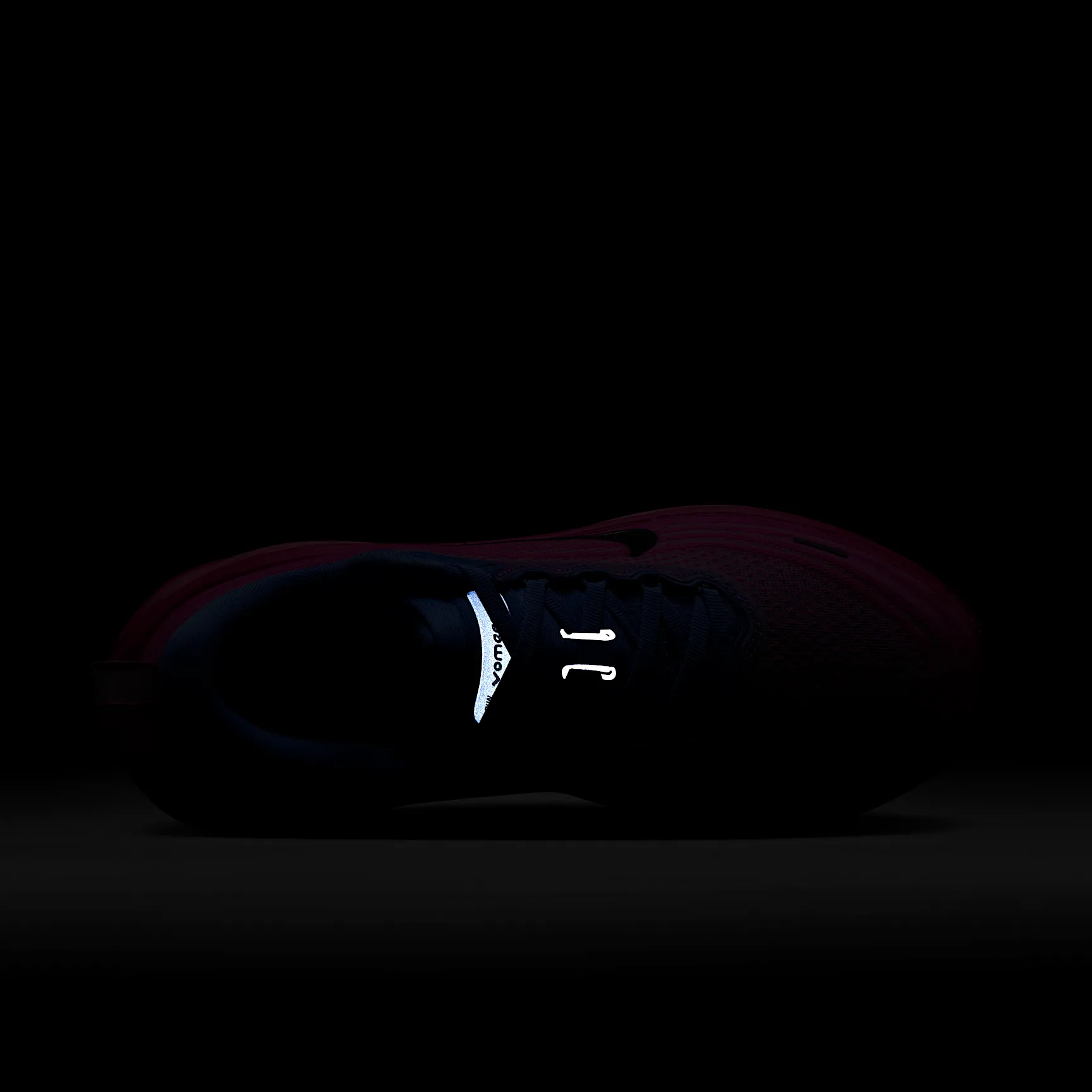 F631A8_Nike-Vomero-Plus-WMNS_ROYAL-PULSE-PINK_HV8154-400_img8