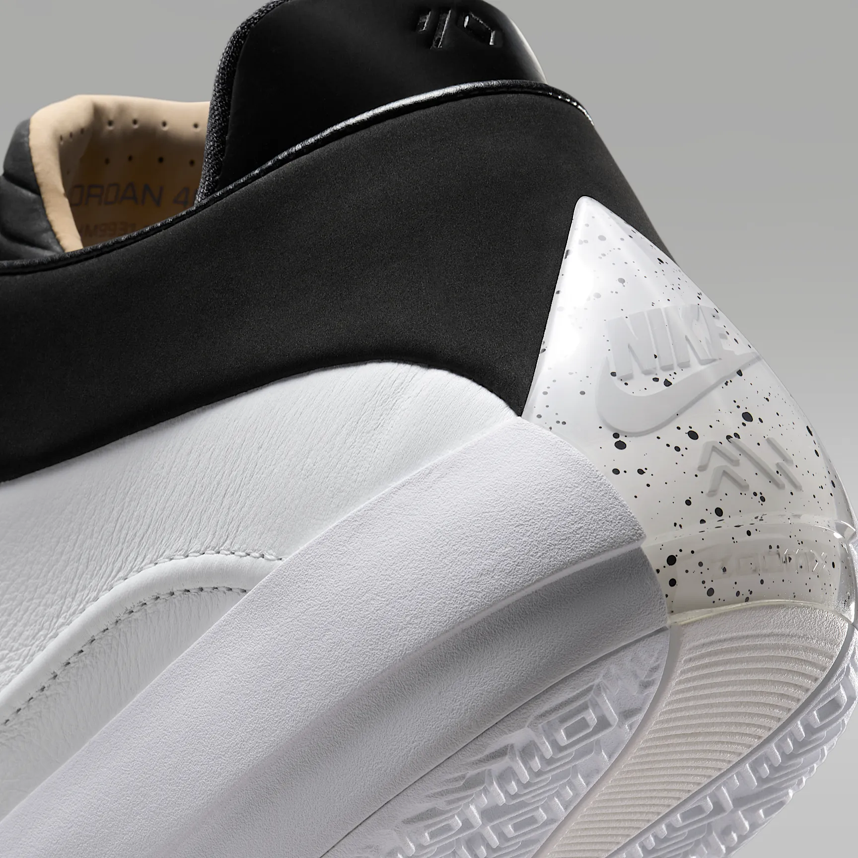 000000_Air-Jordan-40_THE-CLASSIC_HM9931-100_img7