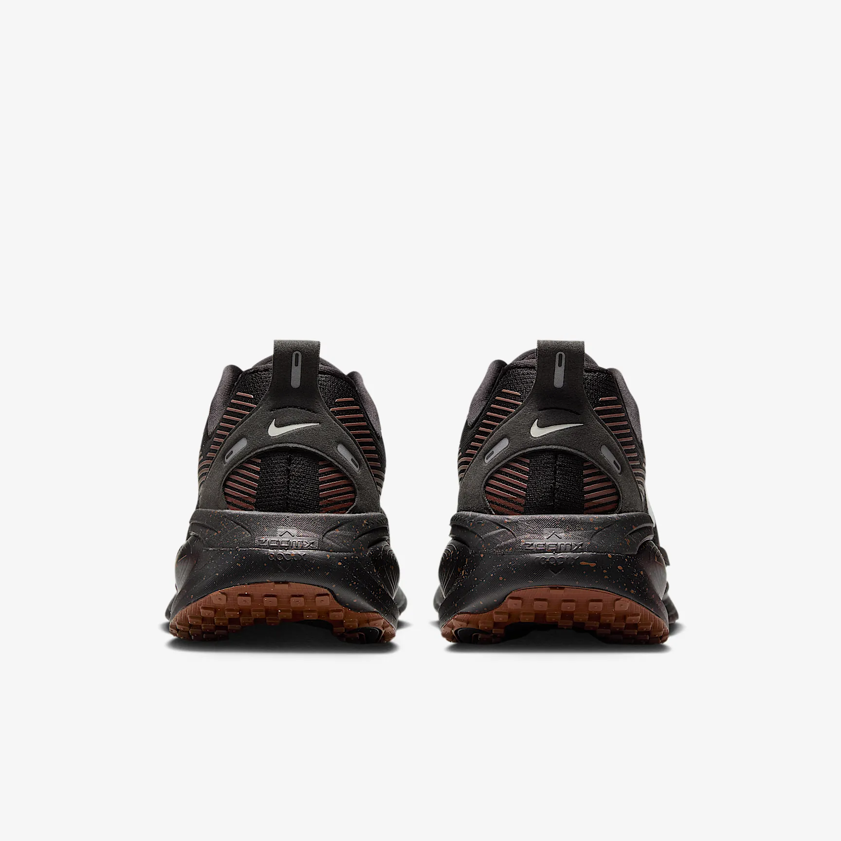 000000_Nike-Vomero-18_COFFEE-BEAN_IH4454-001_img5