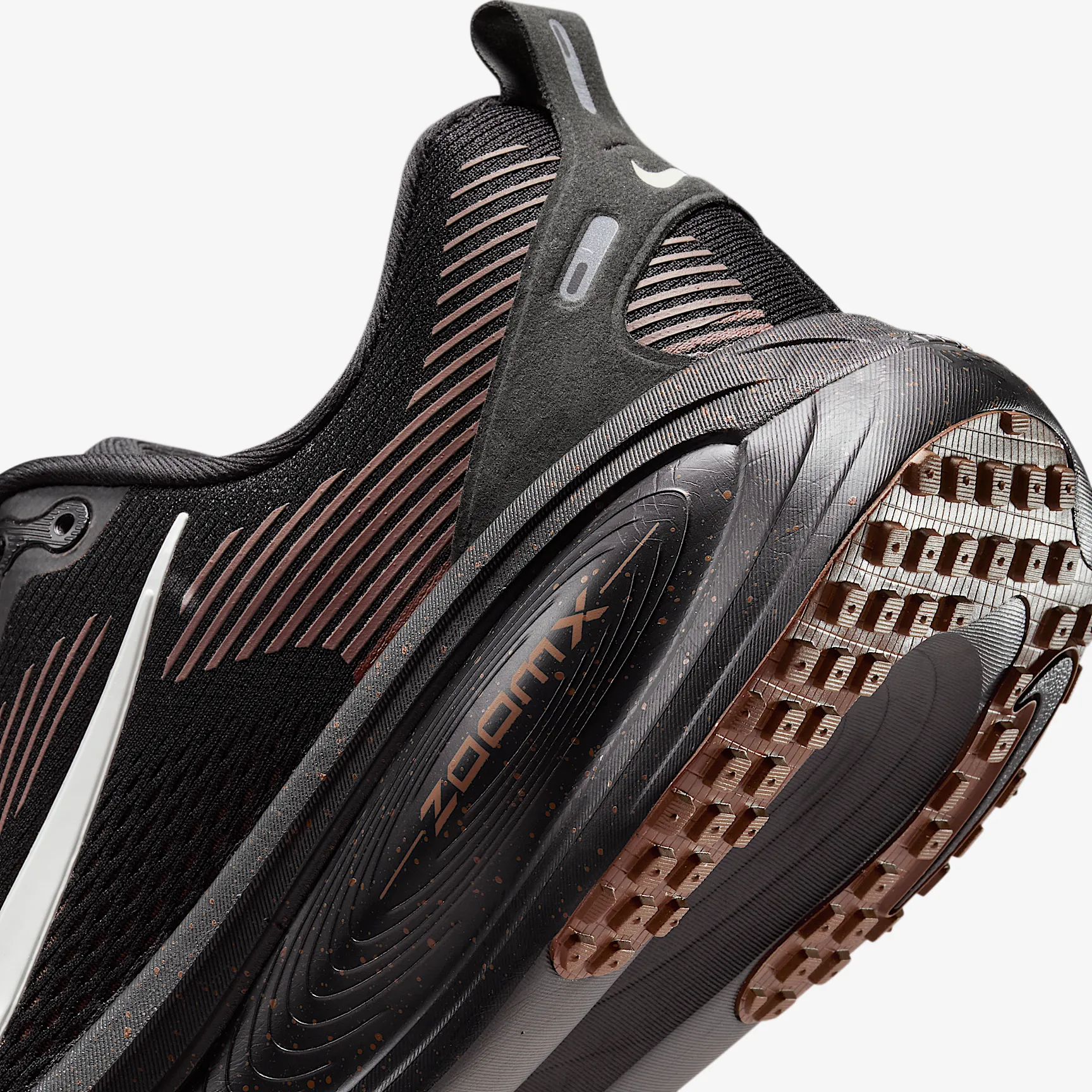 000000_Nike-Vomero-18_COFFEE-BEAN_IH4454-001_img7