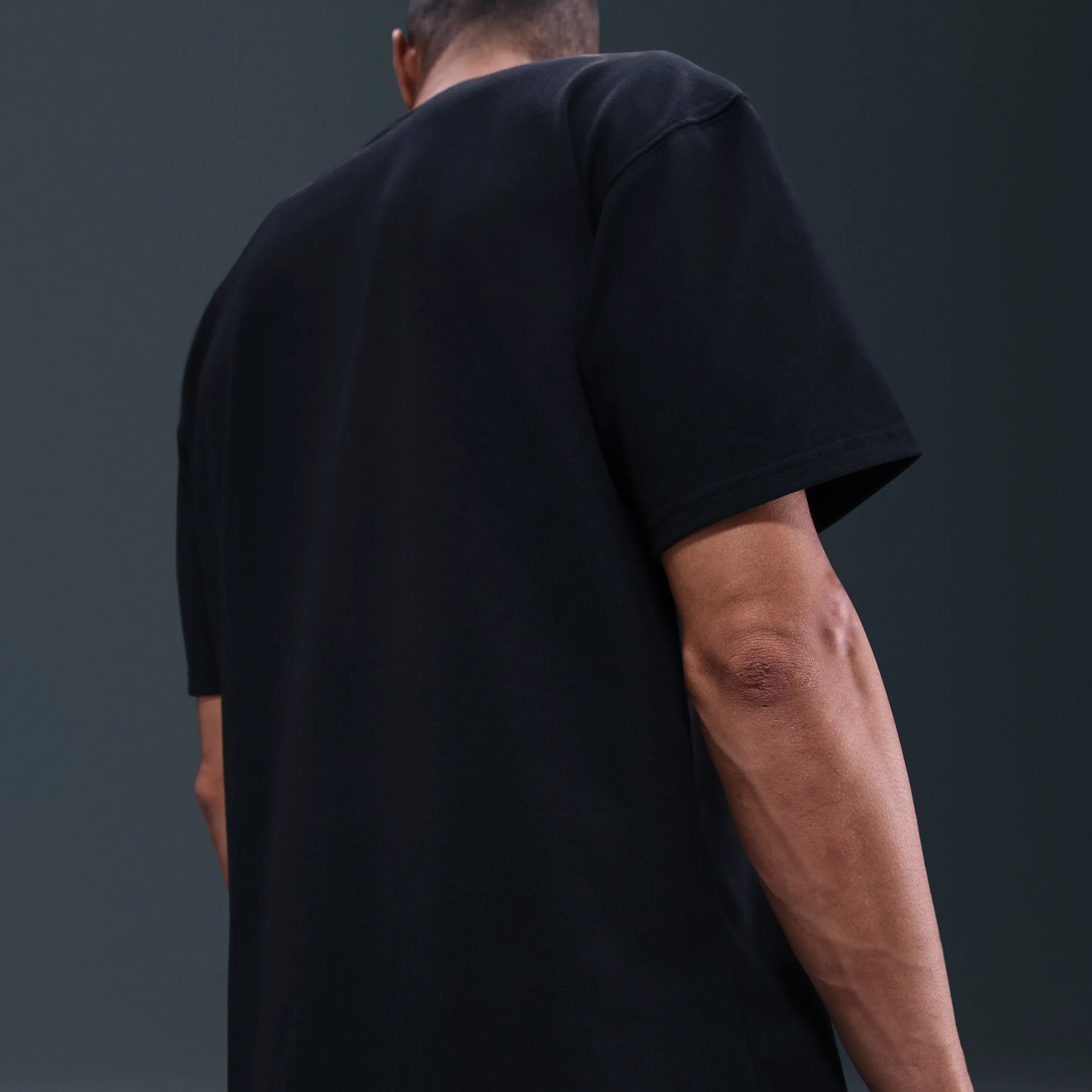 1F1F1F_Nike-Kobe-Dri-Fit-Basketball-T-Shirt_BLACK_IM0564-010_img2