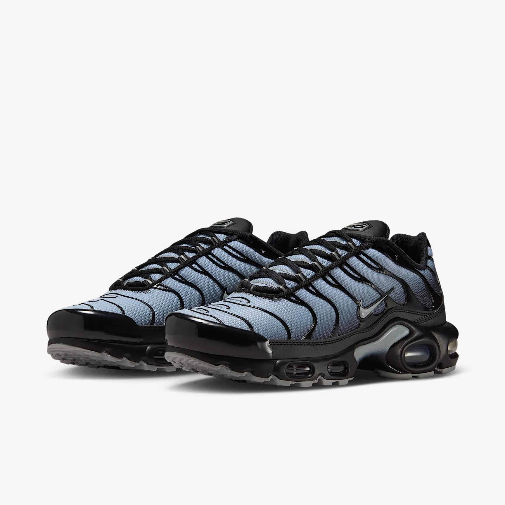 000000_Nike-Air-Max-Plus-SE-WMNS_BLACK-METALLIC-SILVER_IO0657-001_img4