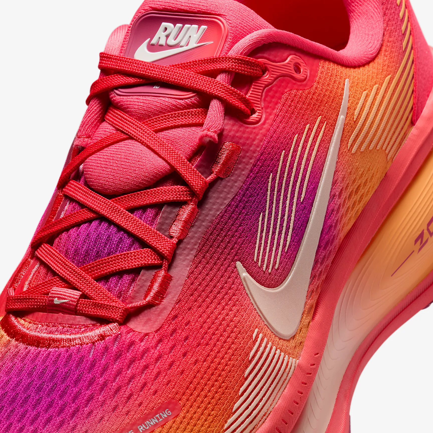 DA3E3A_Nike-Vomero-18-SE_EMBER-GLOW_HQ2585-800_img6