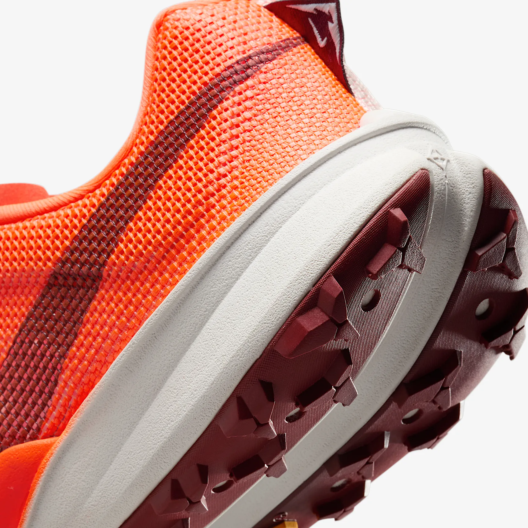 EF2914_Nike-Kiger-10_HYPER-CRIMSON_FV3929-800_img7