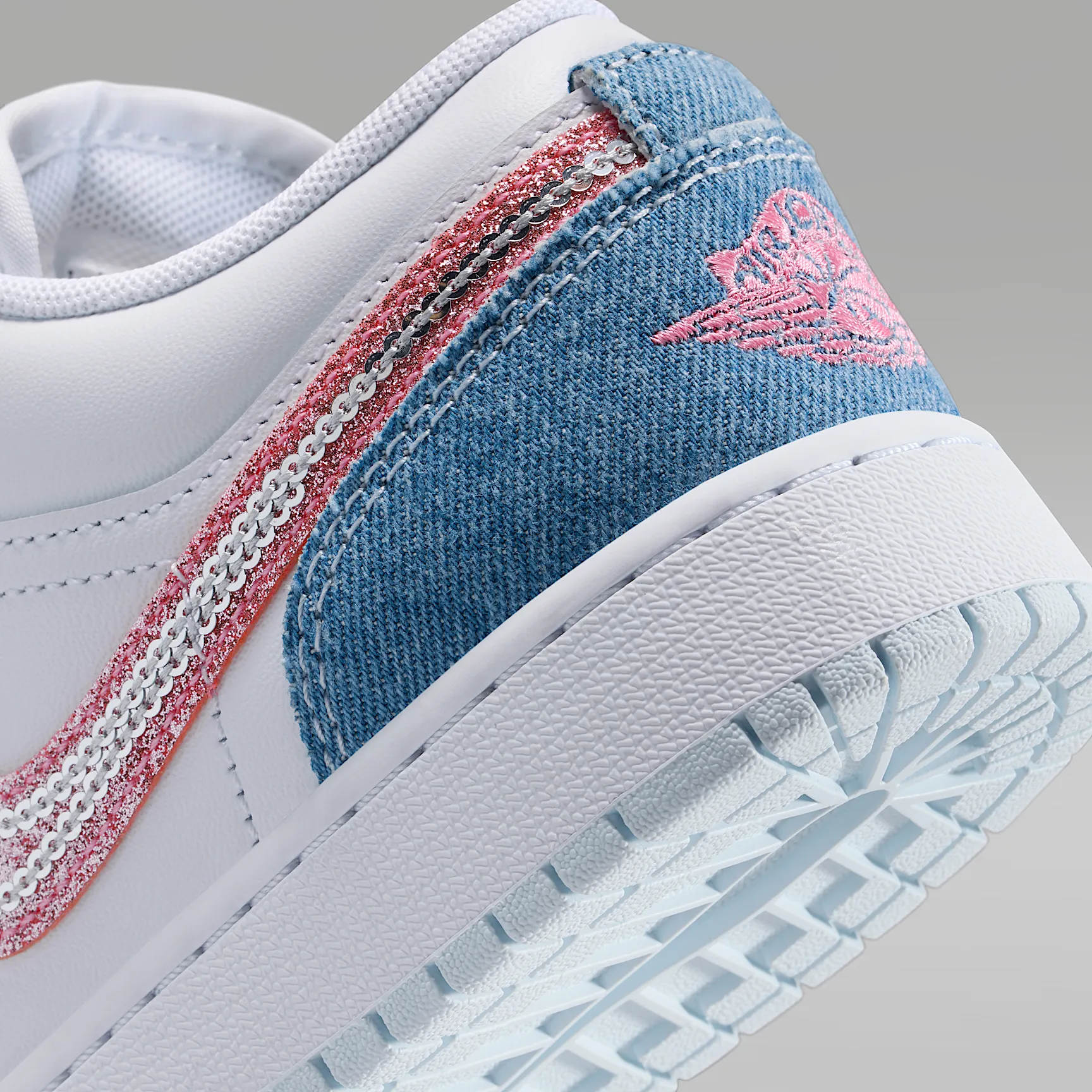 6B8AA1_Air-Jordan-1-Low-SE-GS_DENIM-SEQUIN_HQ2001-400_img7