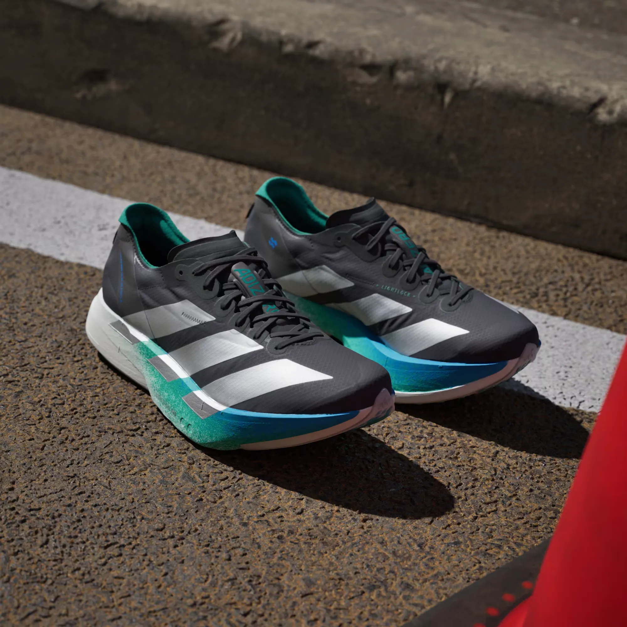 000000_adidas-Adizero-Adios-Pro-4_CORE-BLACK-MATTE-SILVER_JR6365_img2