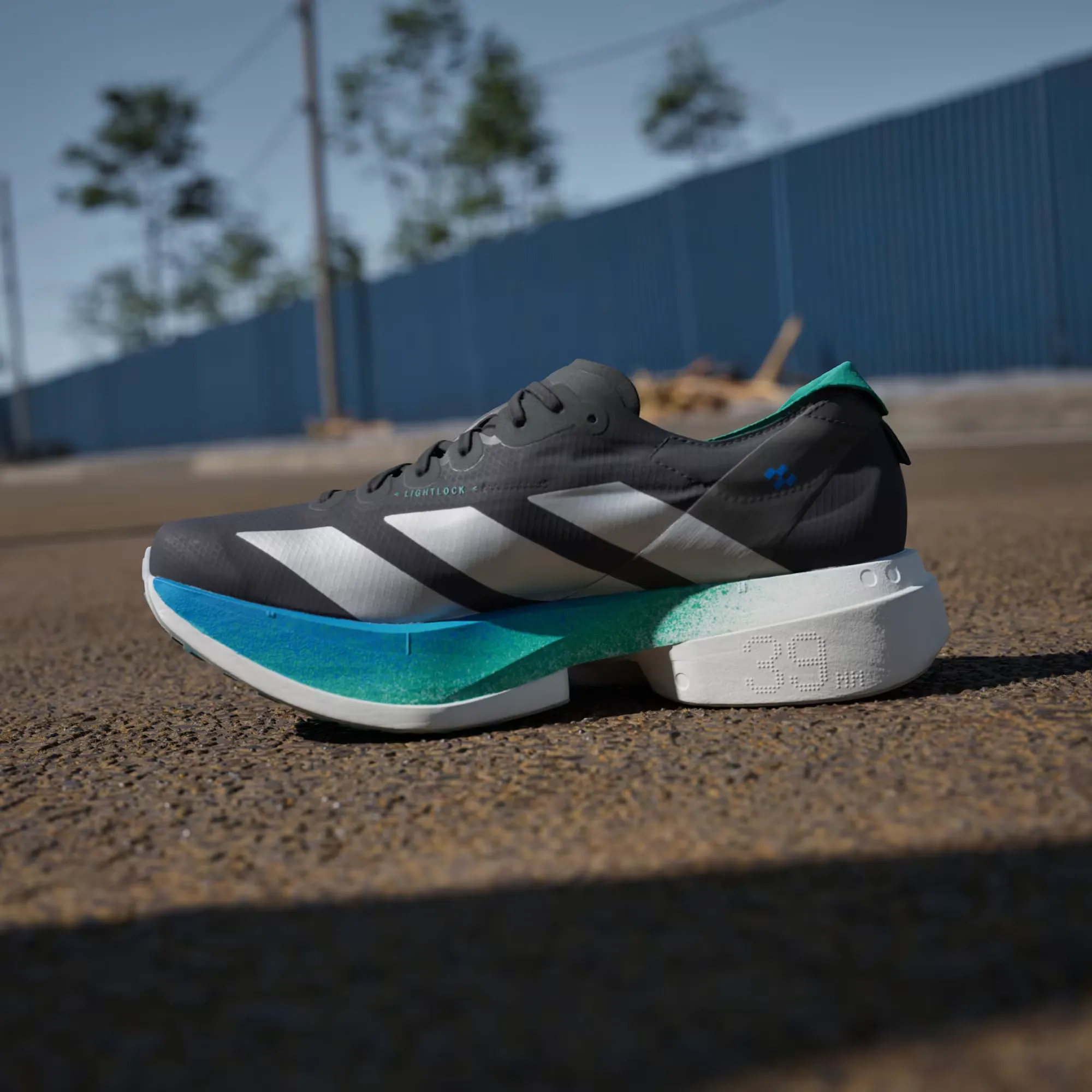 000000_adidas-Adizero-Adios-Pro-4_CORE-BLACK-MATTE-SILVER_JR6365_img4