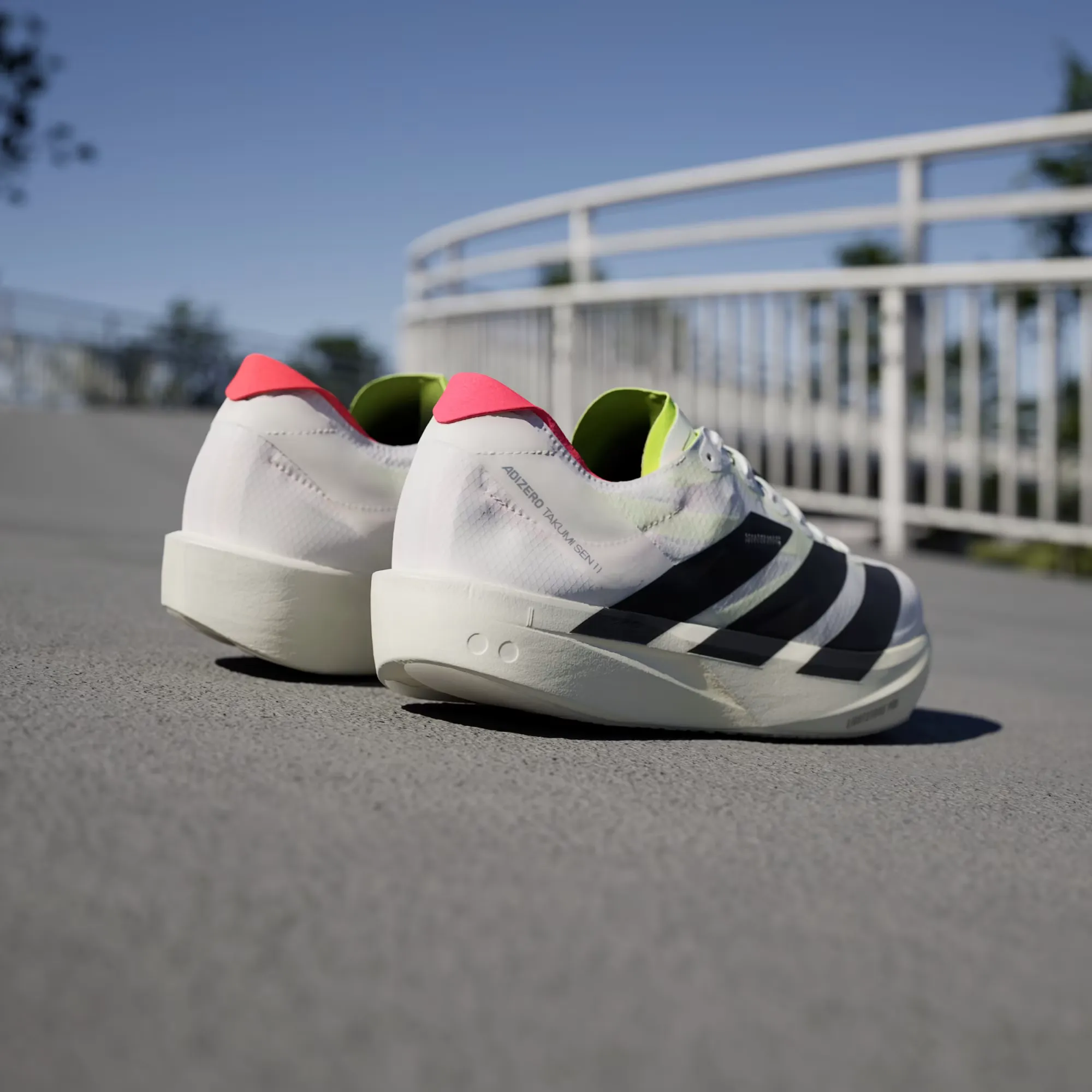 E6E6E6_adidas-Adizero-Takumi-Sen-11_CLOUD-WHITE_JH8659_img3