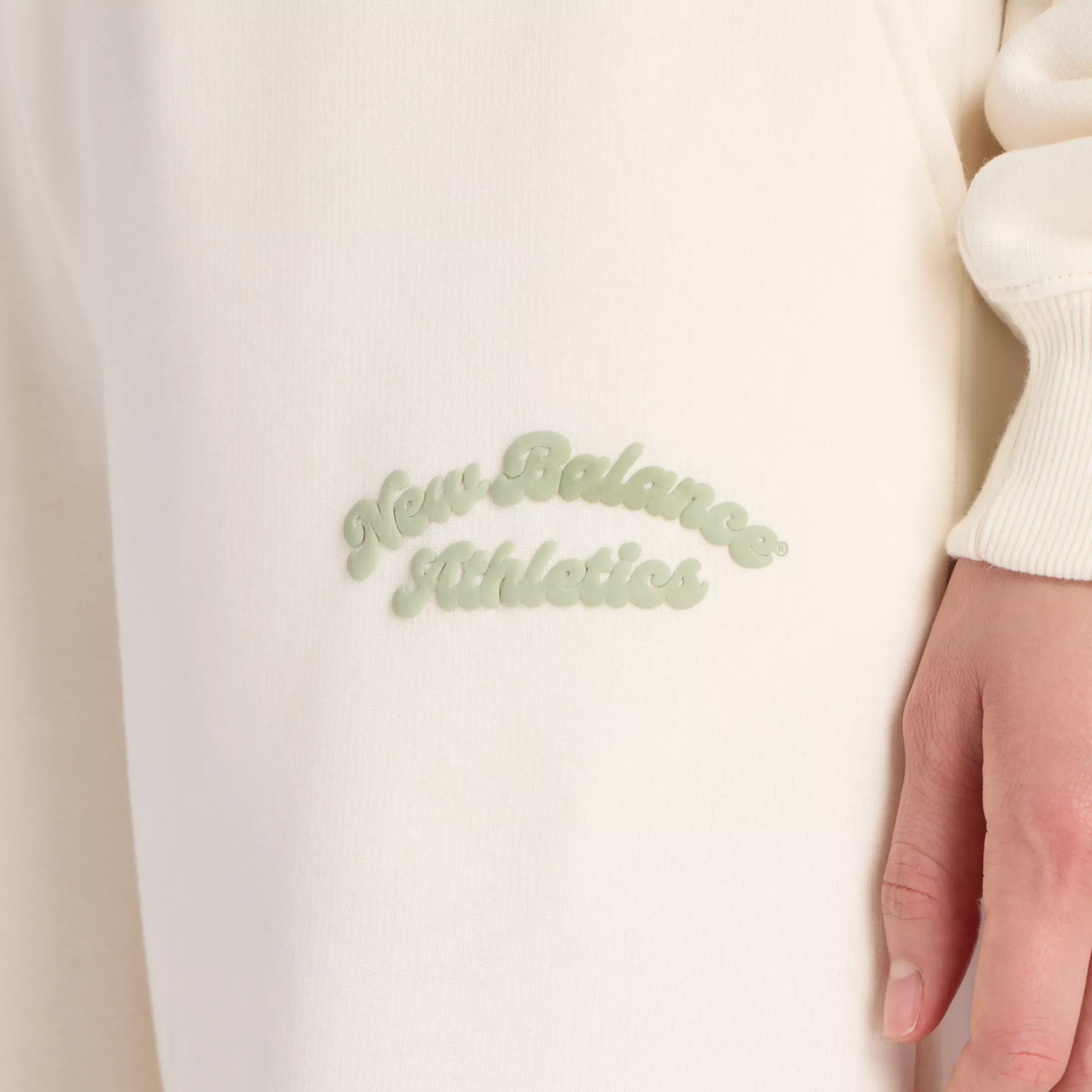 C5C4AA_New-Balance-Linear-Heritage-Fleece-Wide-Leg-Pant-WMNS_PERMAFROST_WP53902PEF_img1