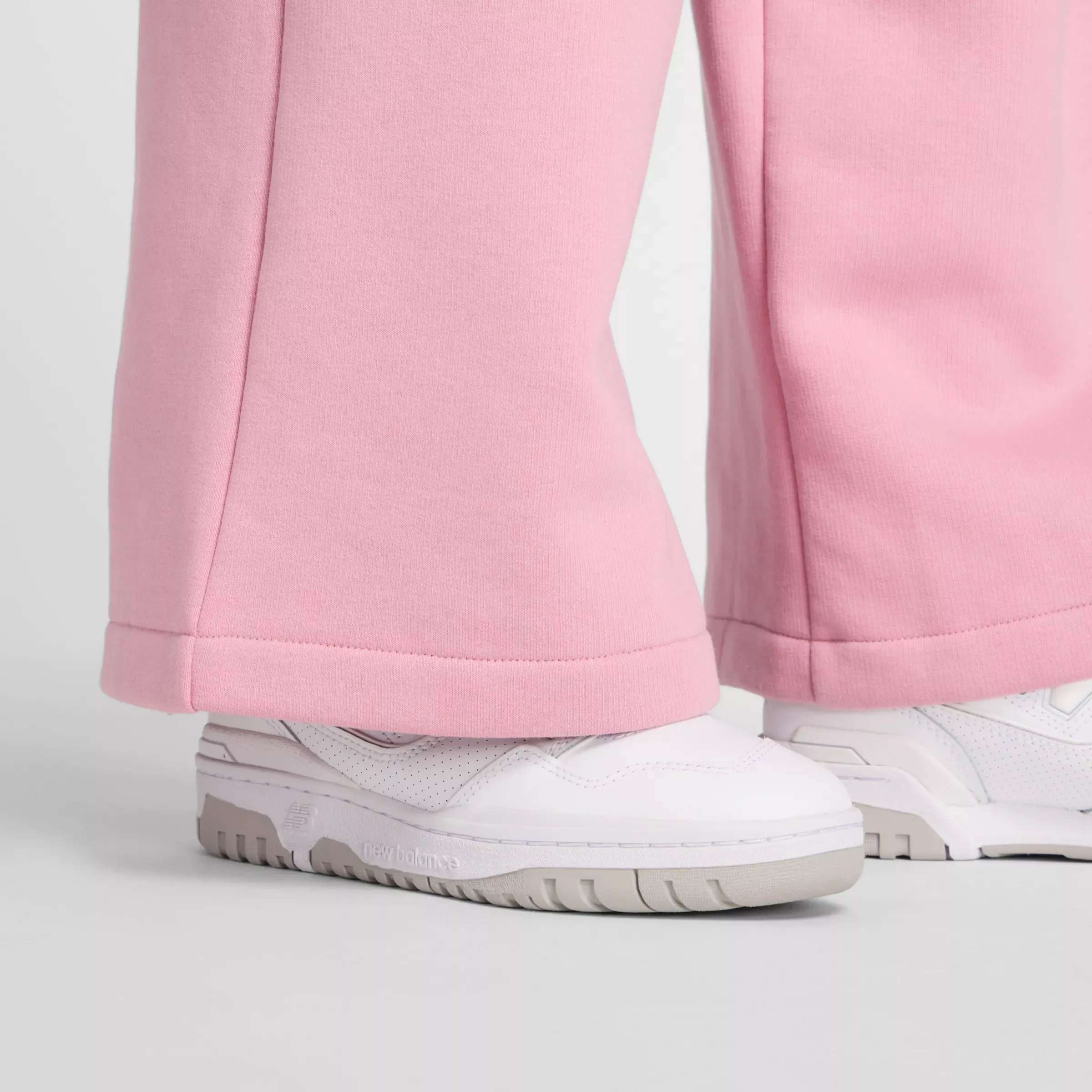 F8C6D4_New-Balance-Linear-Heritage-Fleece-Wide-Leg-Pant-WMNS_PINK-TAFFY_WP53902PTF_img7